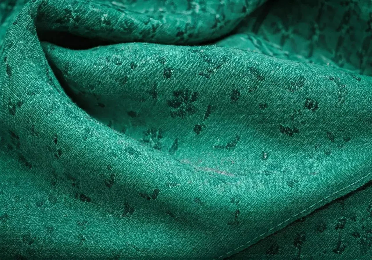 8 Unique Features of a Traditional Palestinian Scarf Keffiyeh - Palestinian Elegance