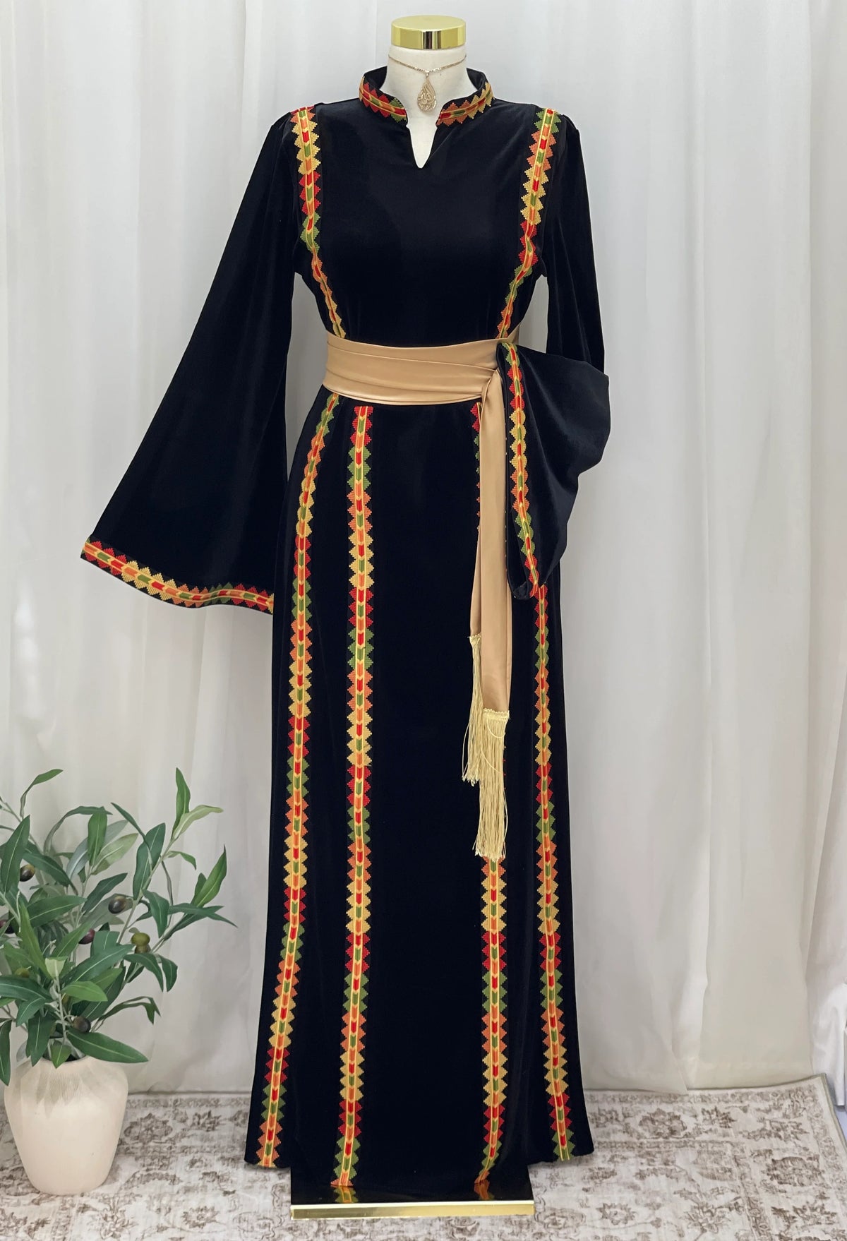 Manajel Grace Velvet Thobe - Palestinian Elegance