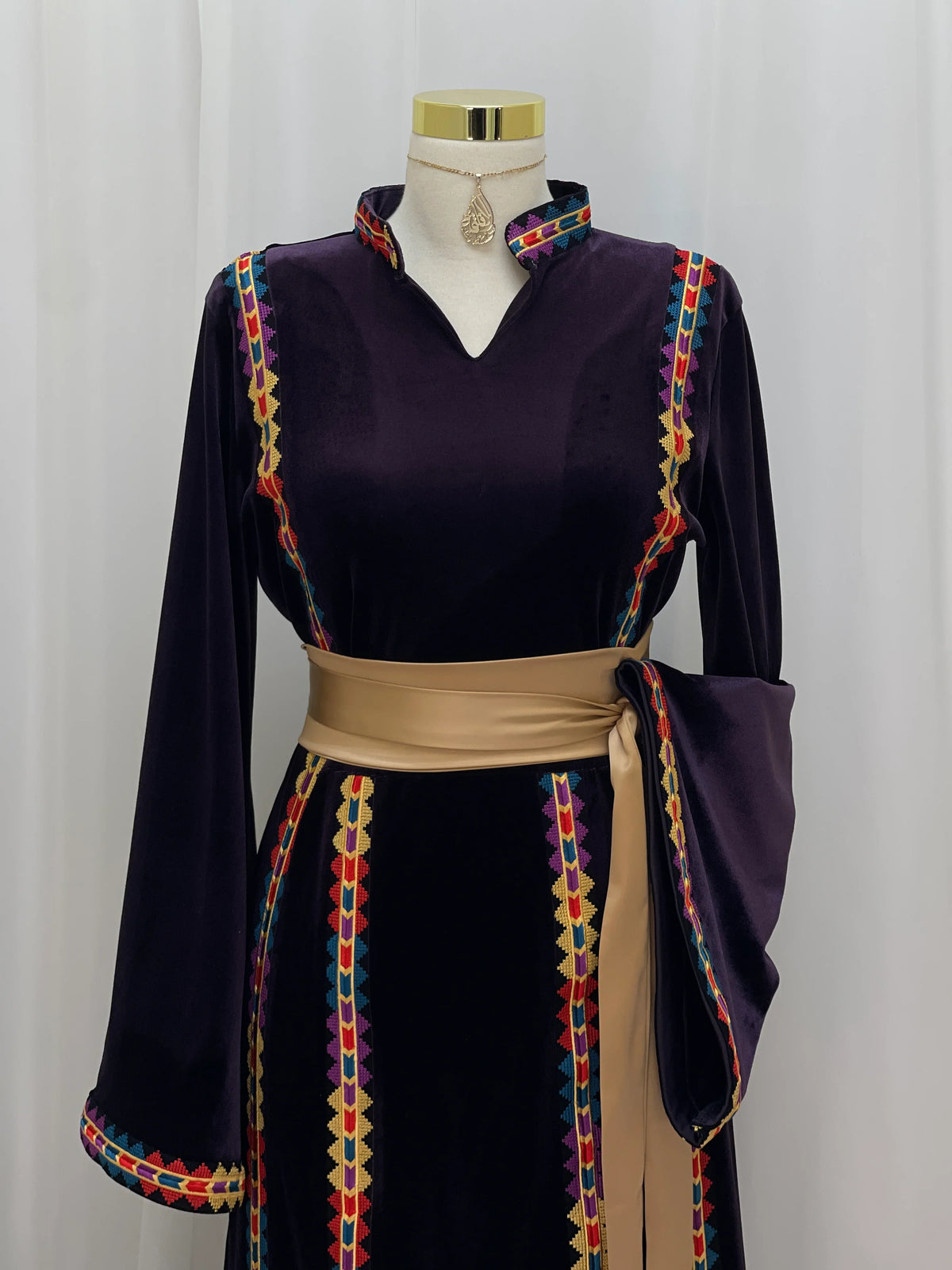 Manajel Grace Velvet Thobe - Palestinian Elegance