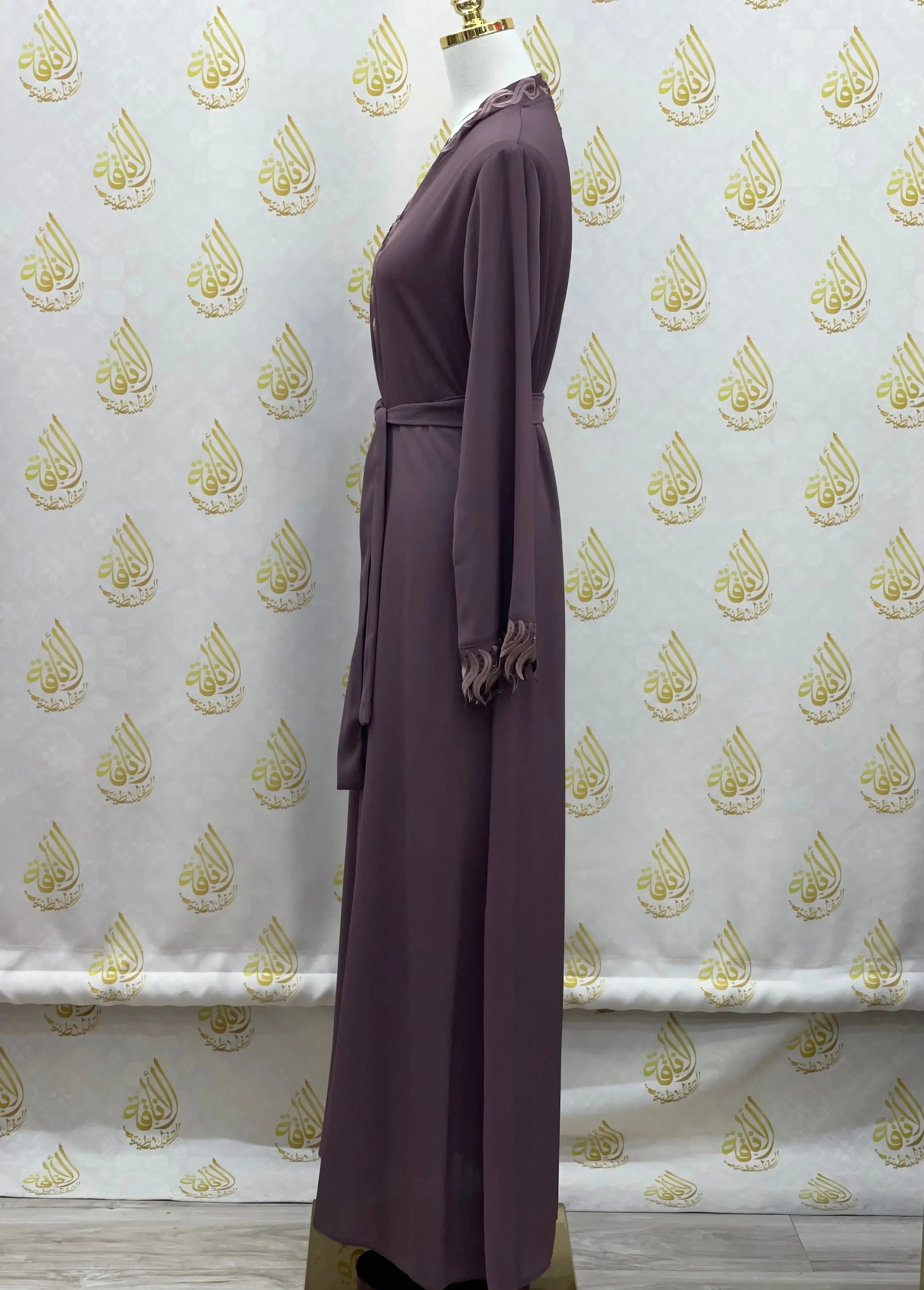 Elegant Abaya: Style and Sophistication in Harmony Palestinian Elegance