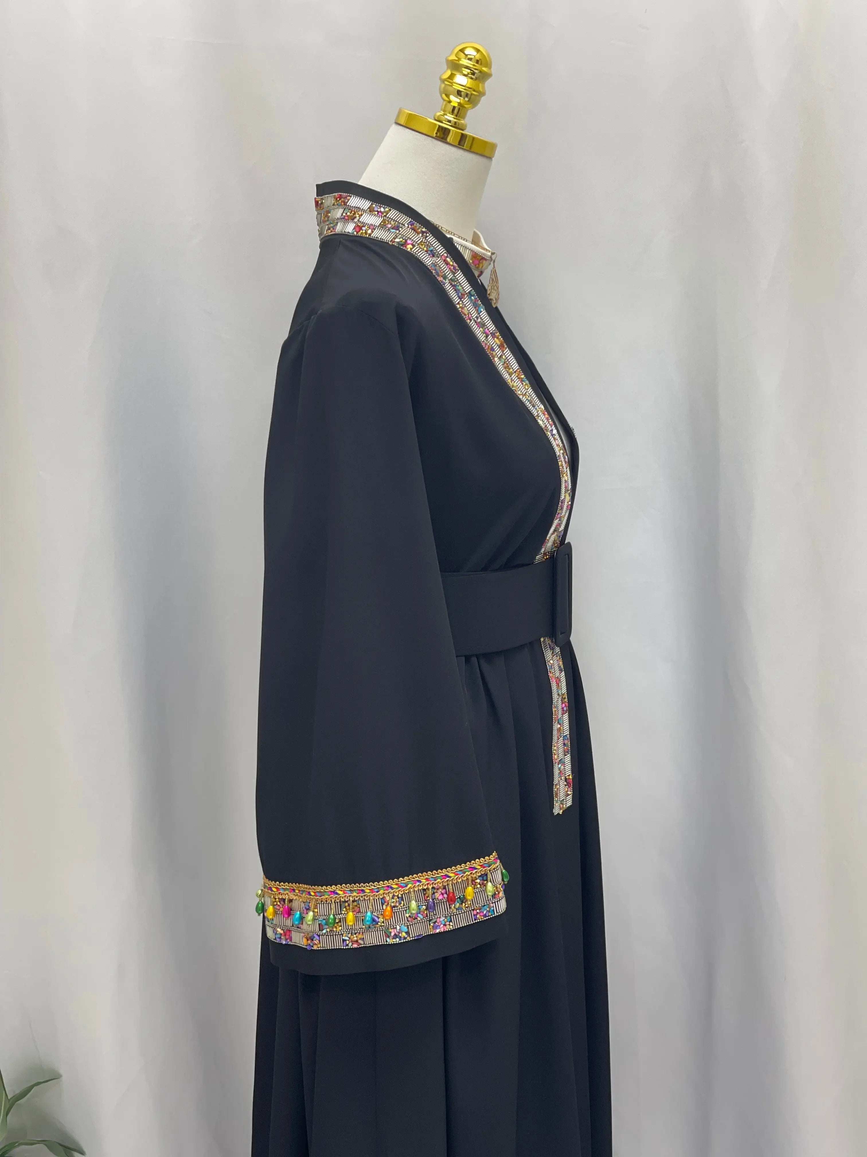 Timeless Elegance: Fancy Modesty Set Palestinian Elegance