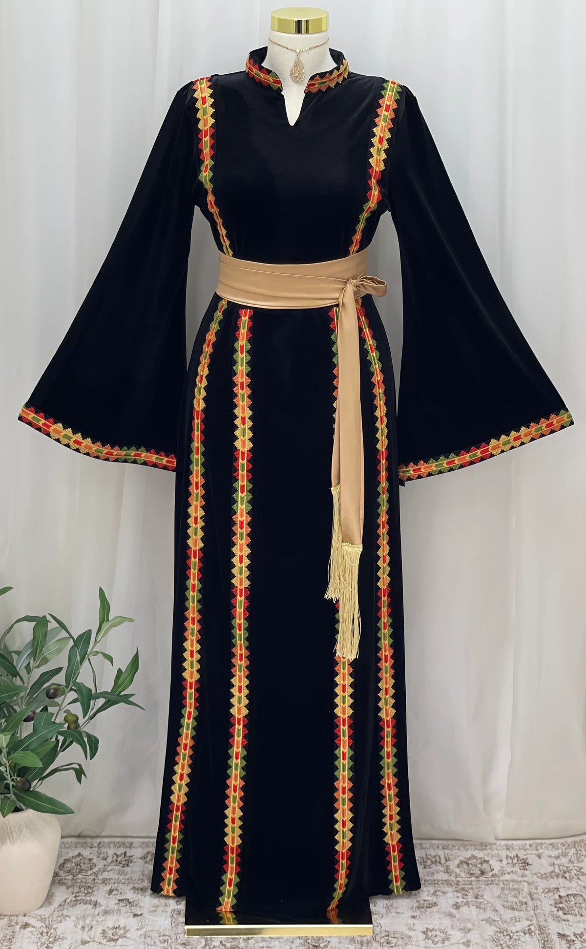 Manajel Grace Velvet Thobe - Palestinian Elegance