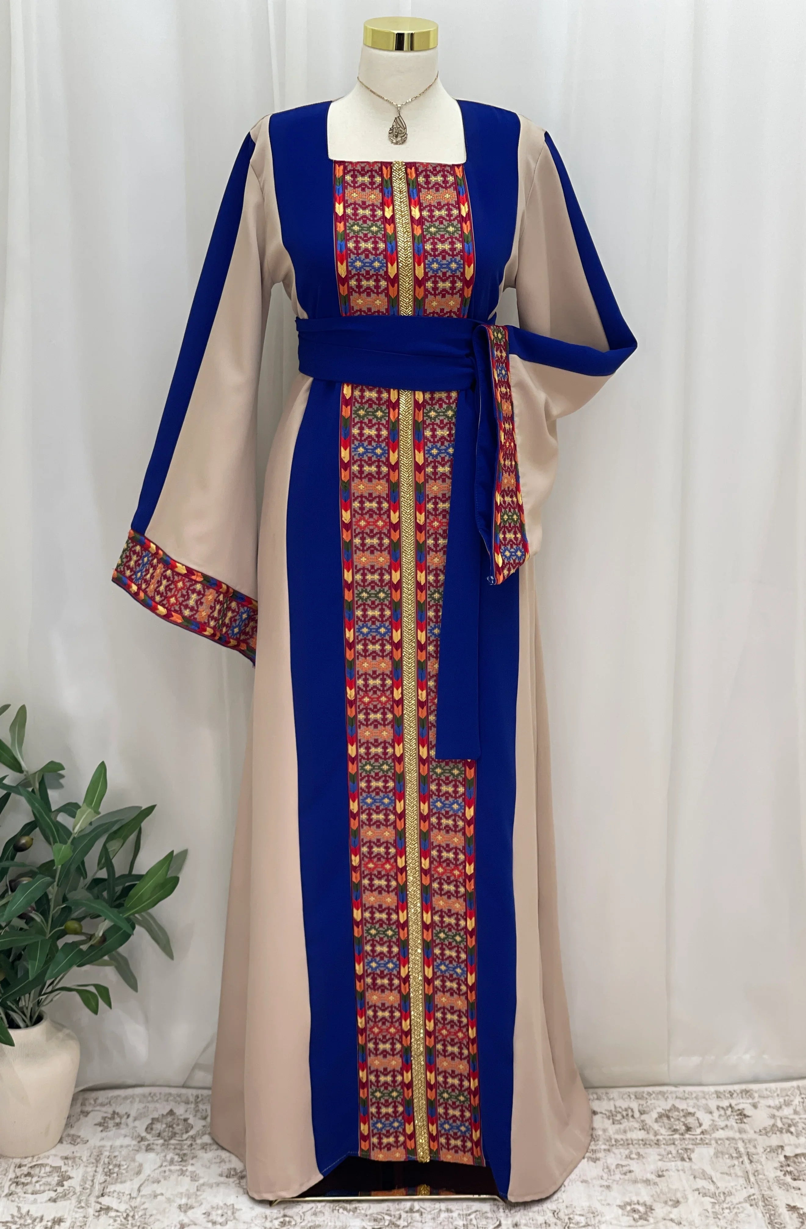 Sella Heritage Elegance Embroidered Thobe