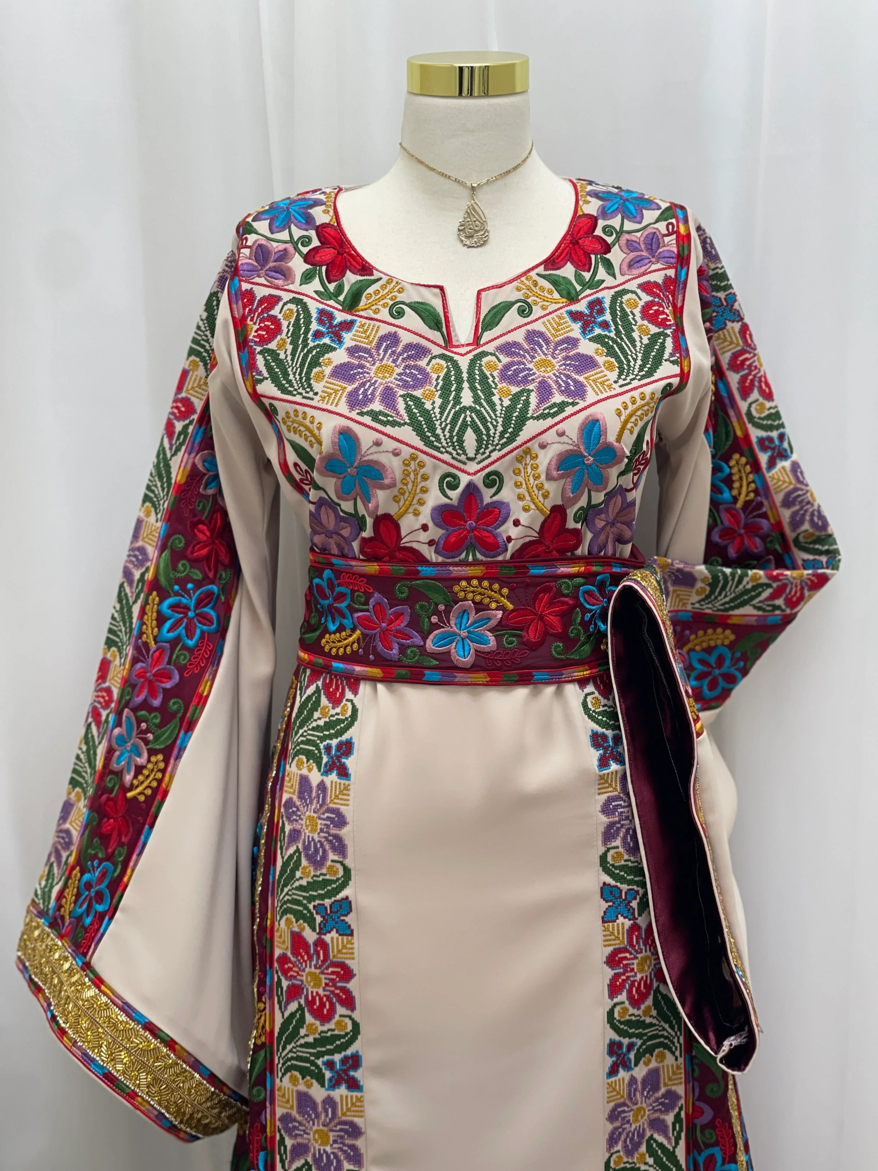 Nool Heritage Embroidered Thobe