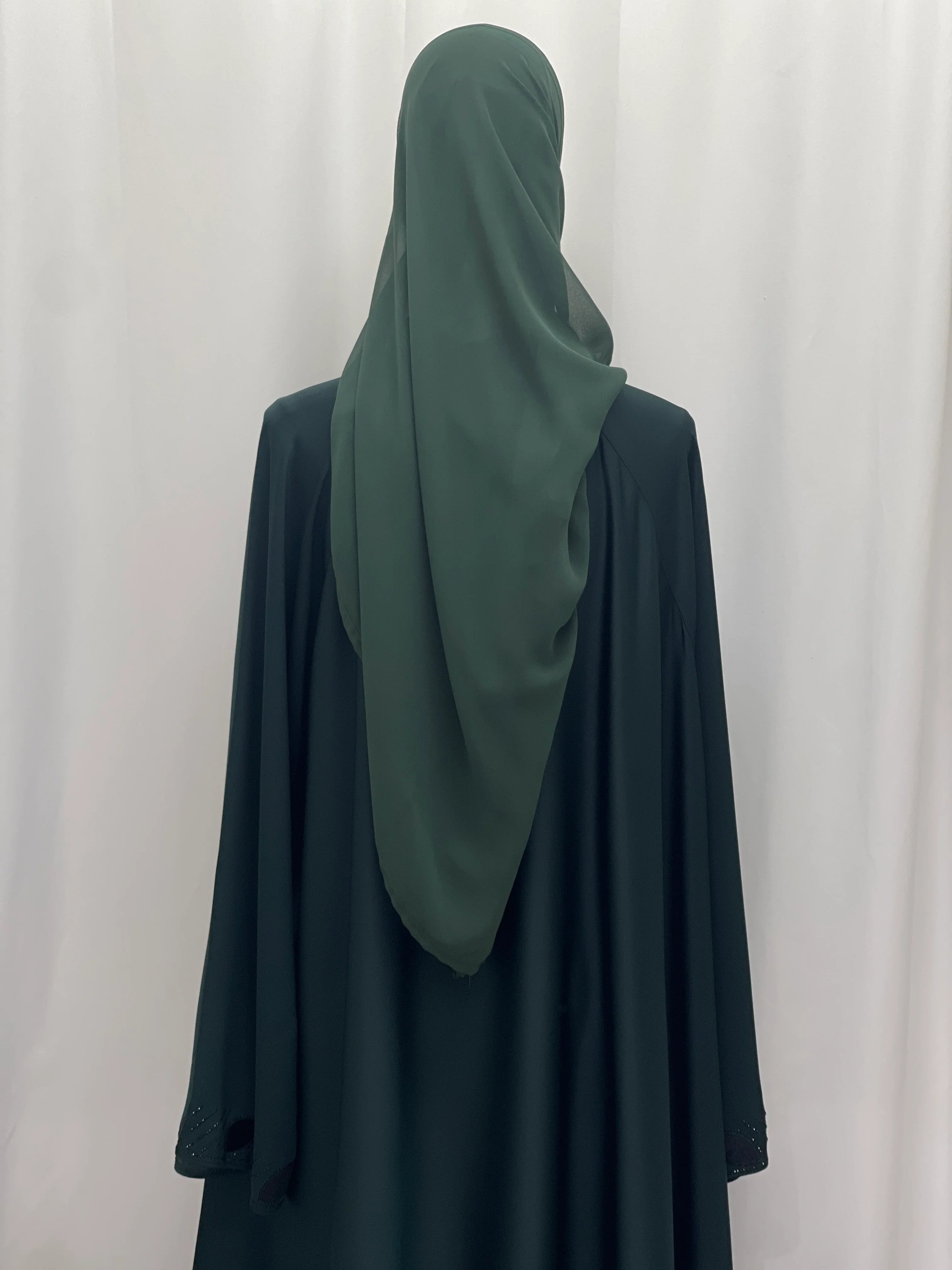 عباية نرجس – لباس أنيق ومحتشم ذو تصميم خالد