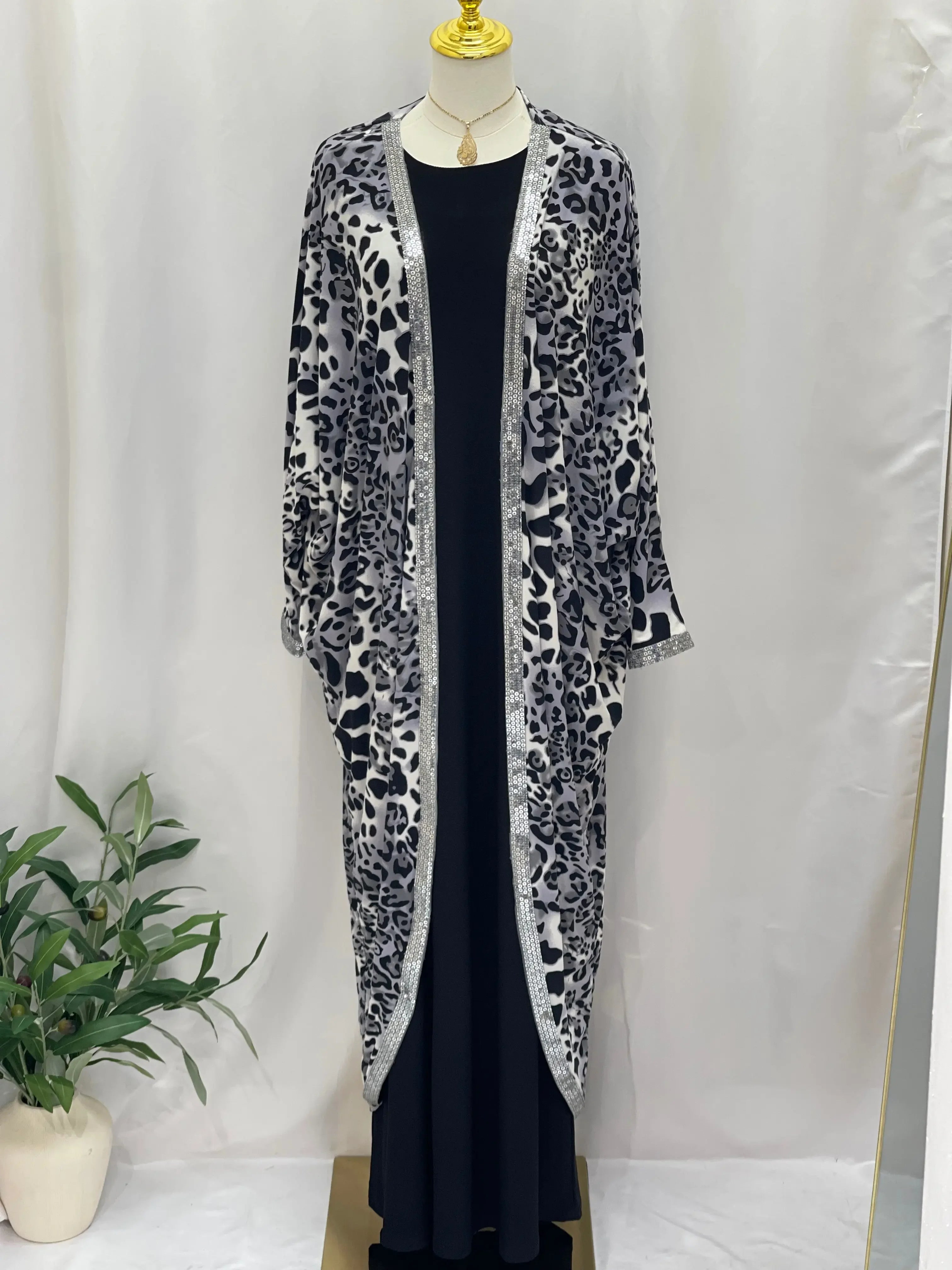 Timeless Elegance: Jomana Cardigan Palestinian Elegance