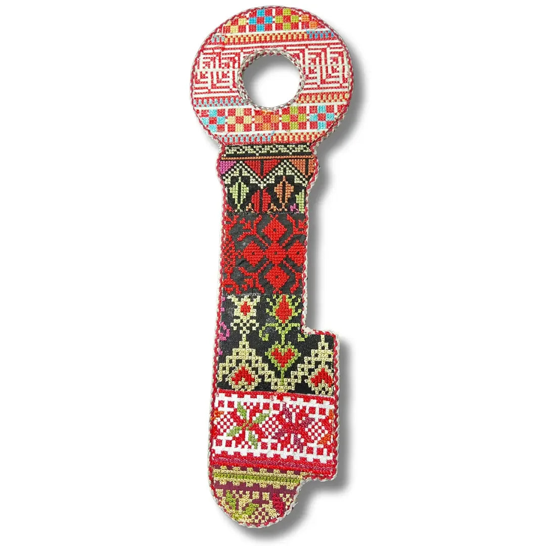 High-Quality Key-Shaped Home Decor with Tatreez Design – Authentic Cultural Artistry Palestinian Elegance