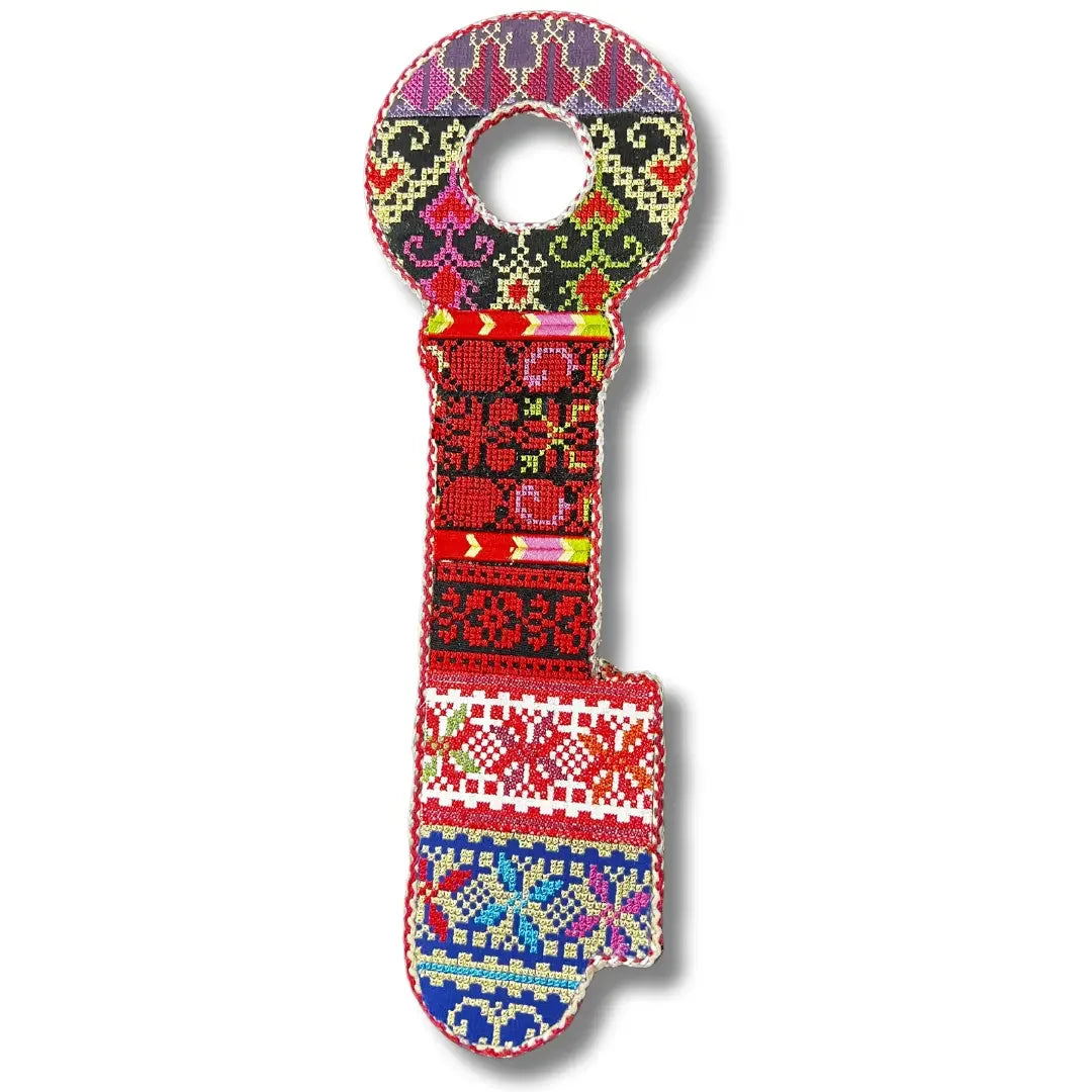 High-Quality Key-Shaped Home Decor with Tatreez Design – Authentic Cultural Artistry Palestinian Elegance