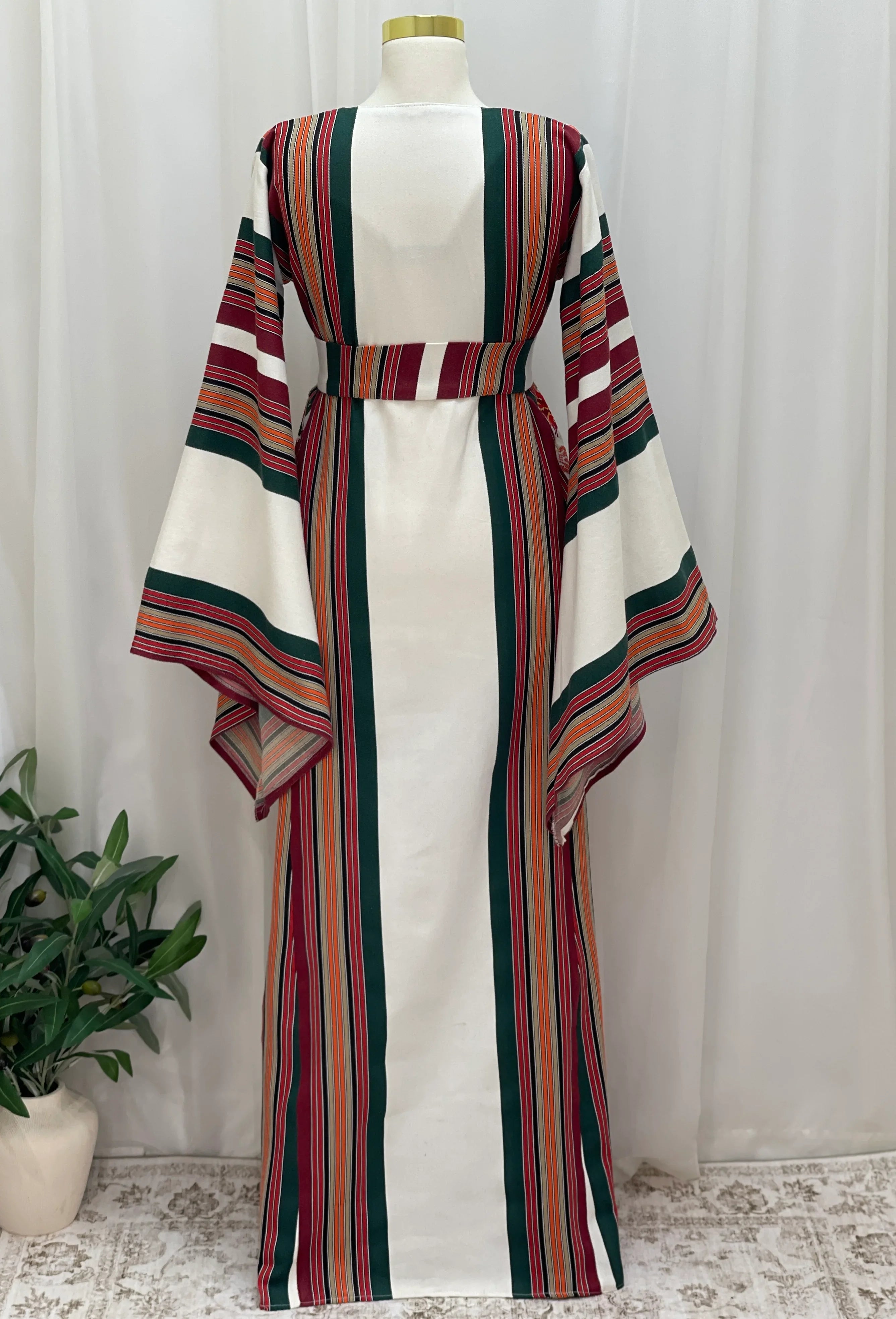 Rimal Heritage Embroidered Majdalwi Thobe