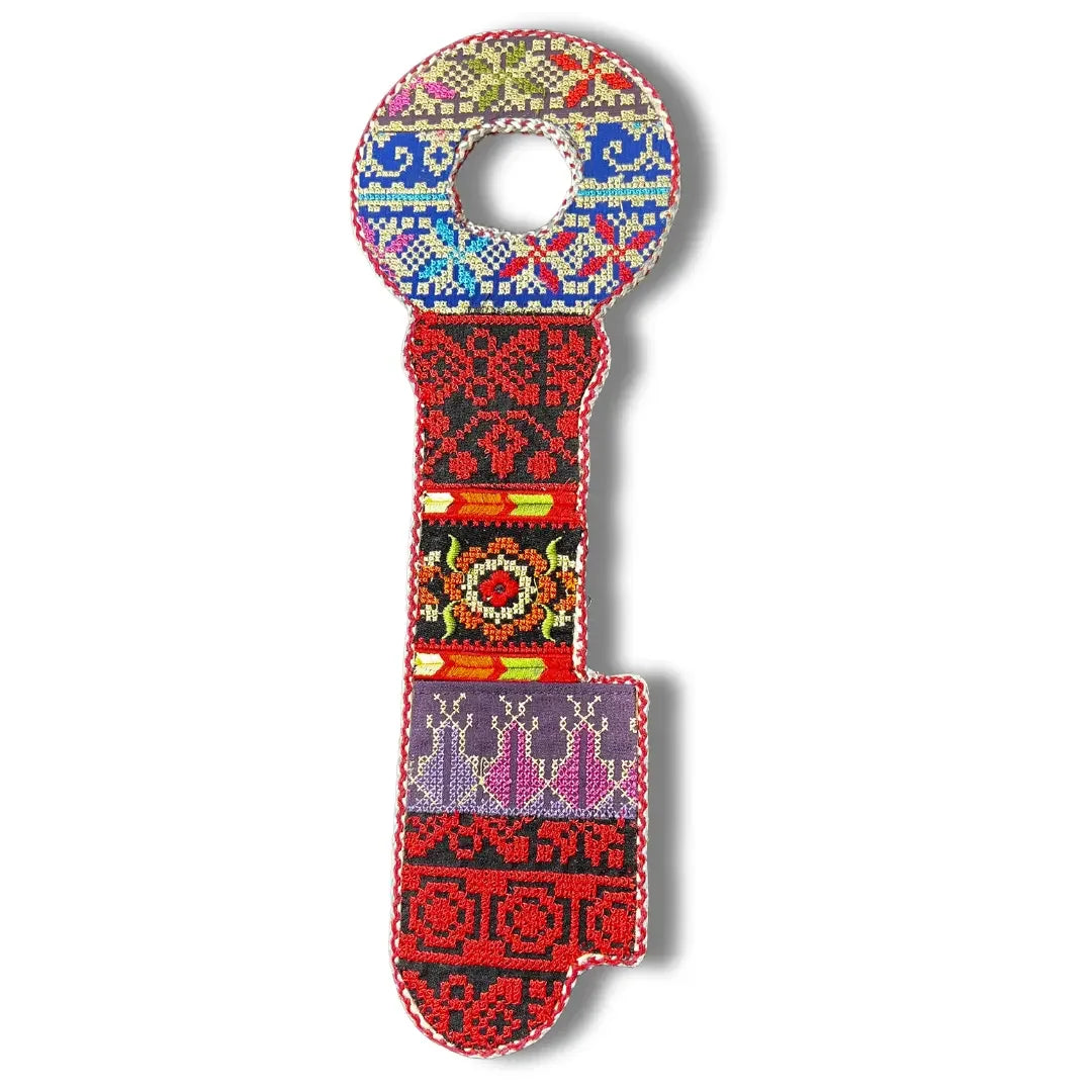 High-Quality Key-Shaped Home Decor with Tatreez Design – Authentic Cultural Artistry Palestinian Elegance