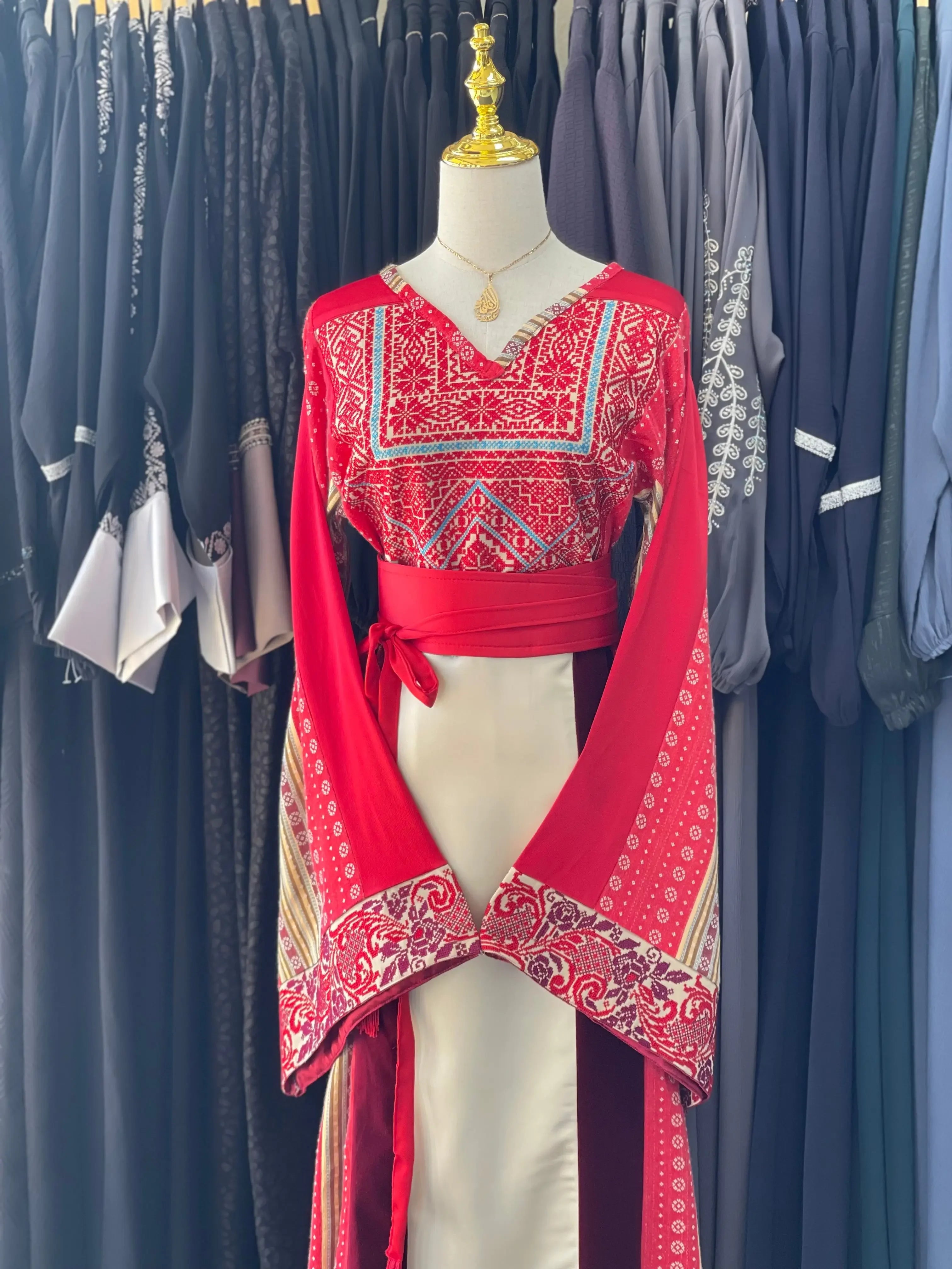 Luxurious Thoub with Saya, Velvet, Safa, and Satin Fabrics Palestinian Elegance