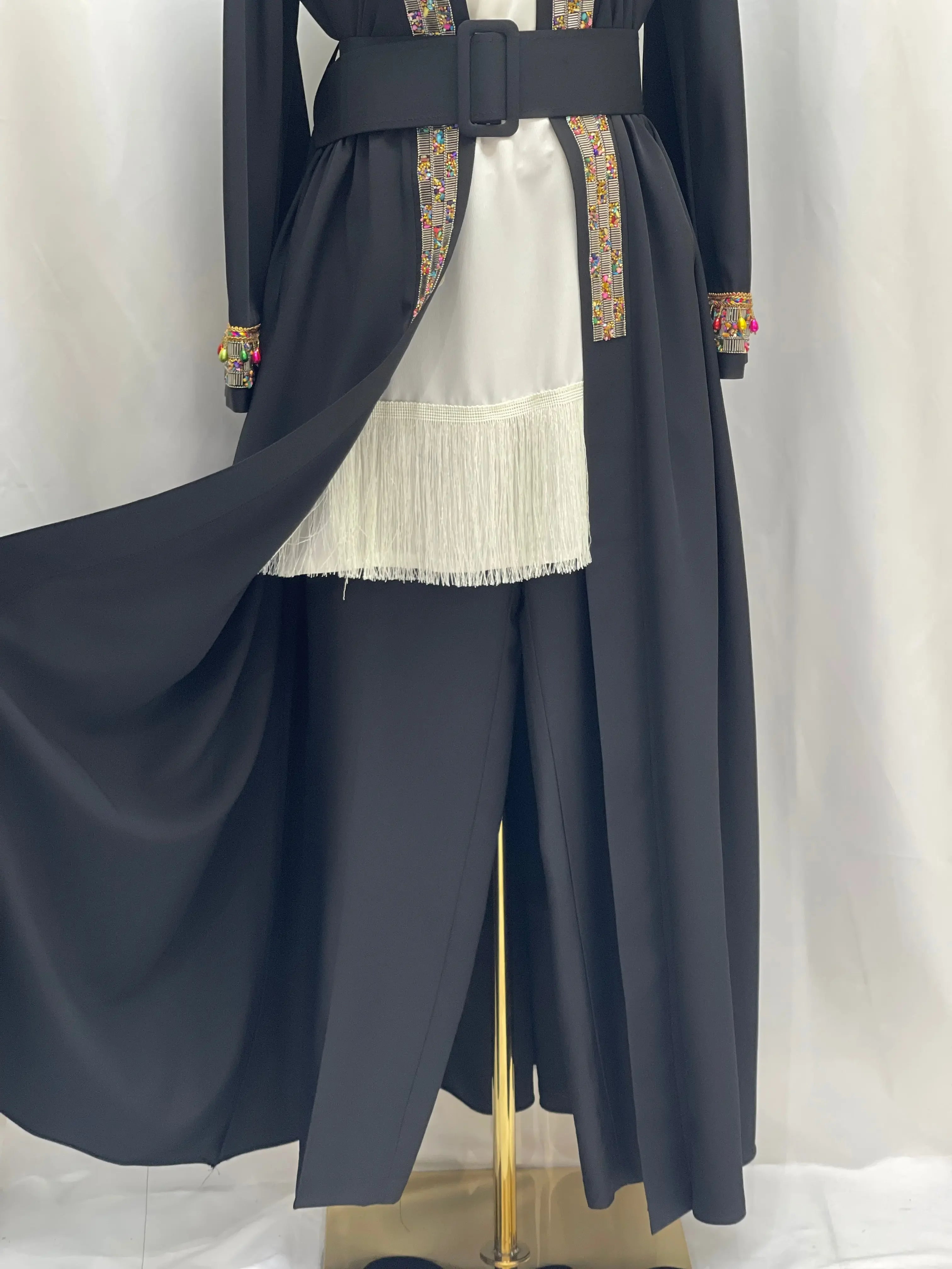 Timeless Elegance: Fancy Modesty Set Palestinian Elegance