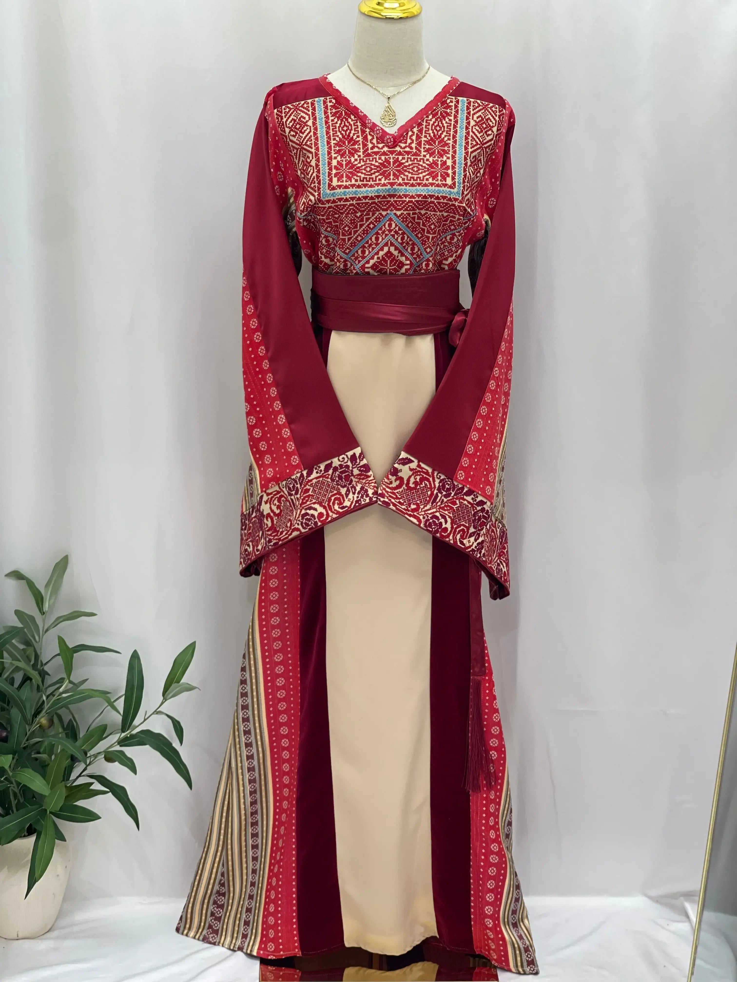 Luxurious Thoub with Saya, Velvet, Safa, and Satin Fabrics Palestinian Elegance