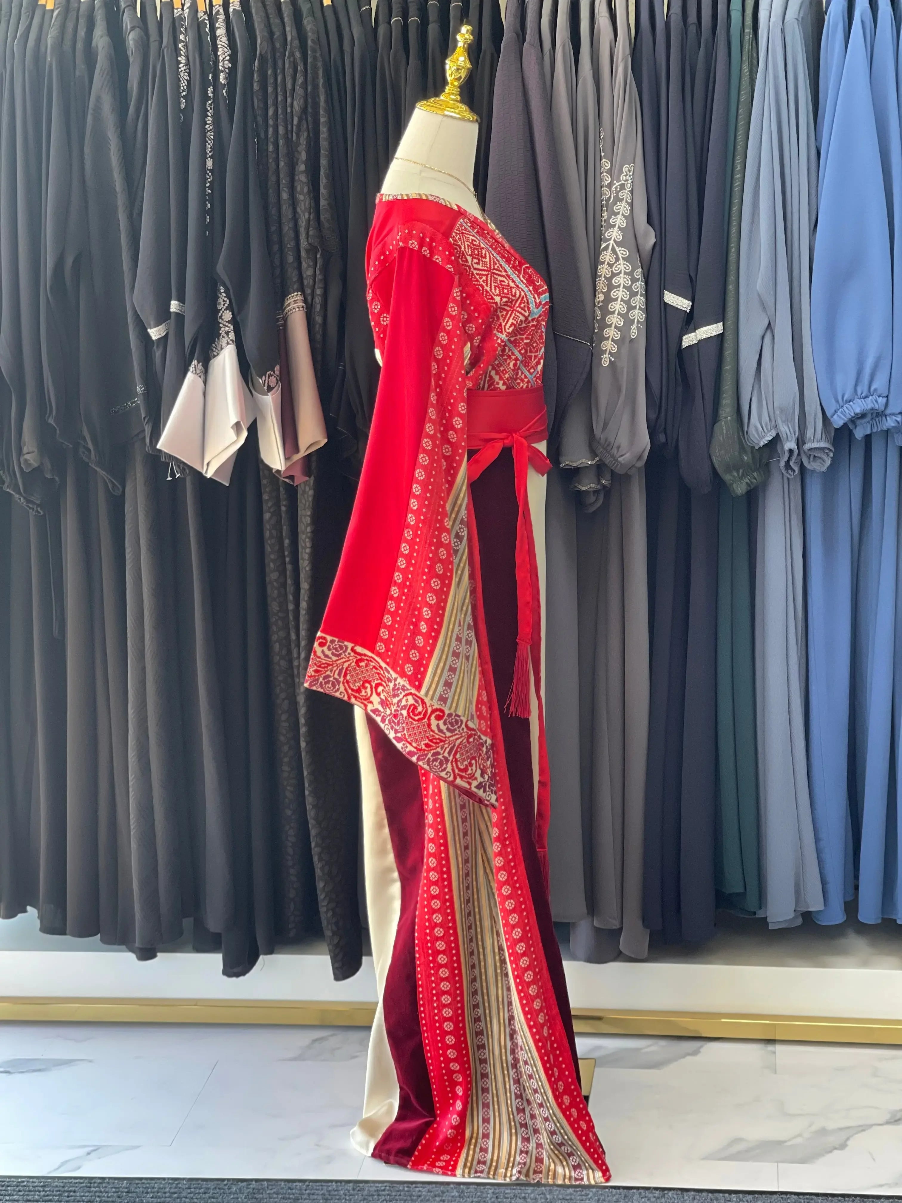Luxurious Thoub with Saya, Velvet, Safa, and Satin Fabrics Palestinian Elegance