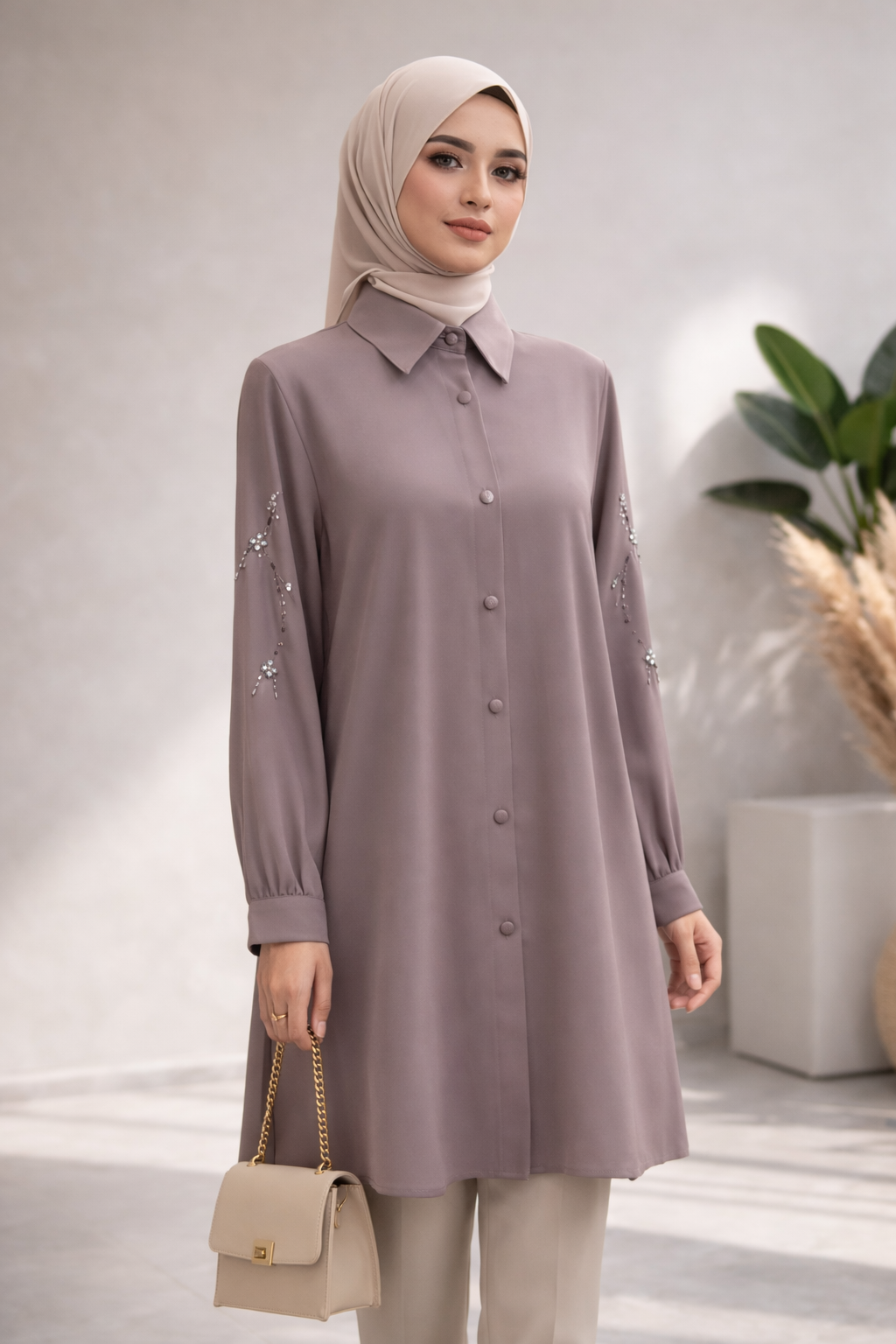 Long Tunic with Beads on Sleeves: Elegance in Every Detail