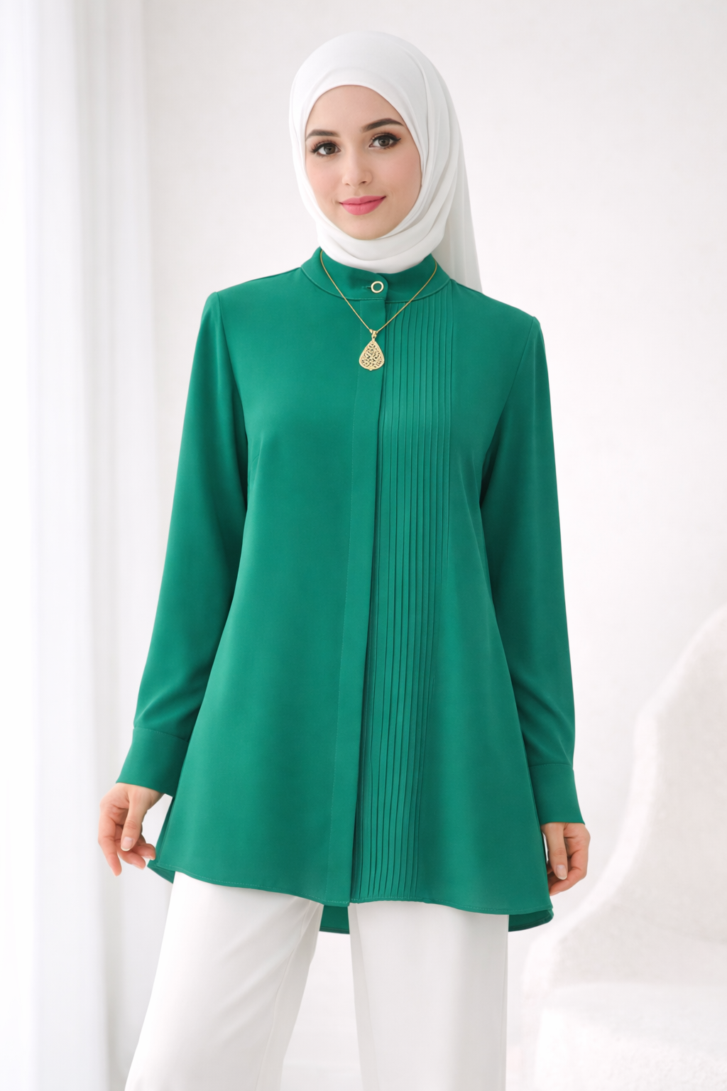 Timeless Elegance: The Expertly Designed Pleated Blouse