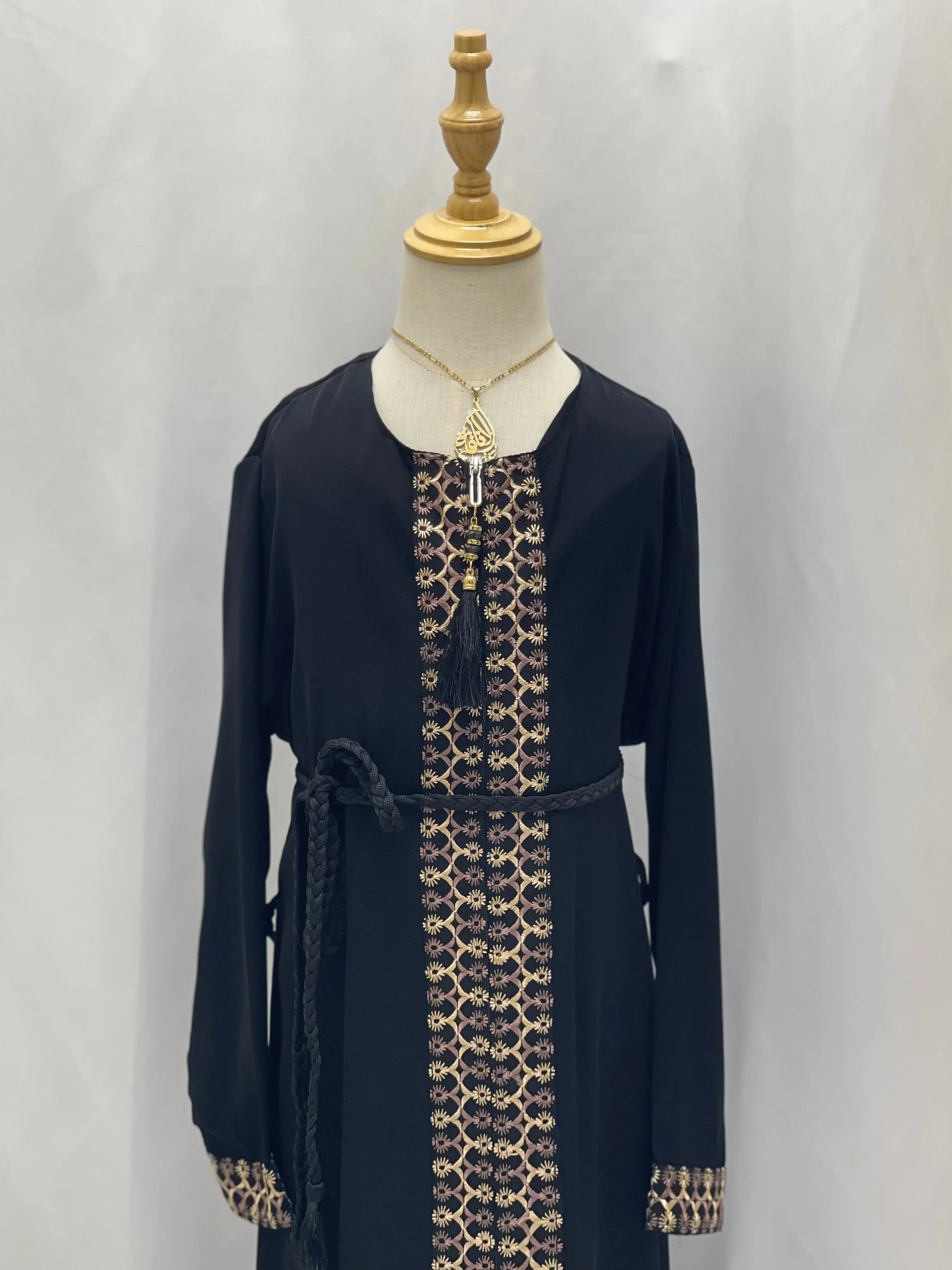 Elegance and Modesty: Princess Ramadan Abaya Palestinian Elegance