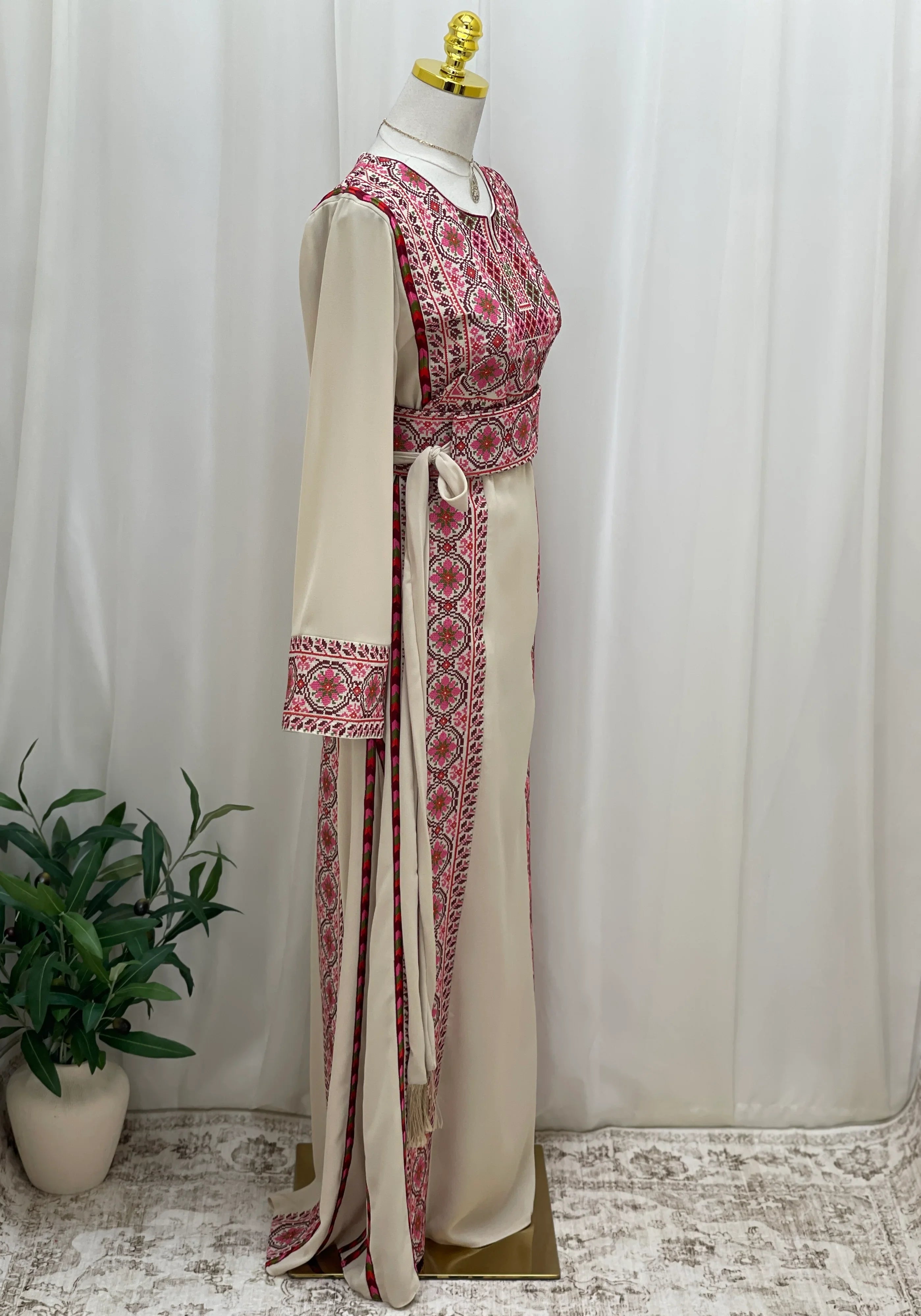 Zahra Heritage Embroidered Thobe