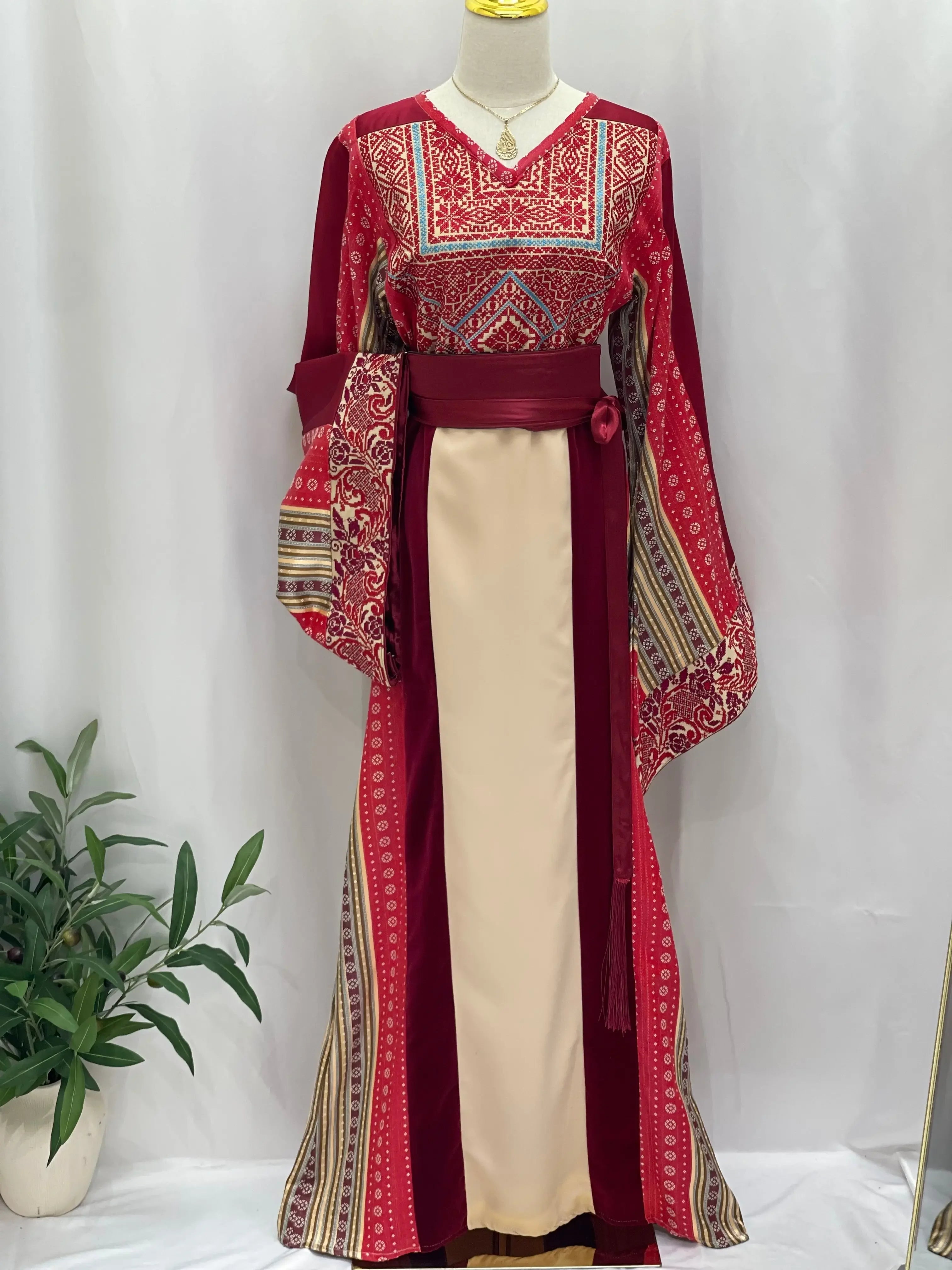 Luxurious Thoub with Saya, Velvet, Safa, and Satin Fabrics Palestinian Elegance