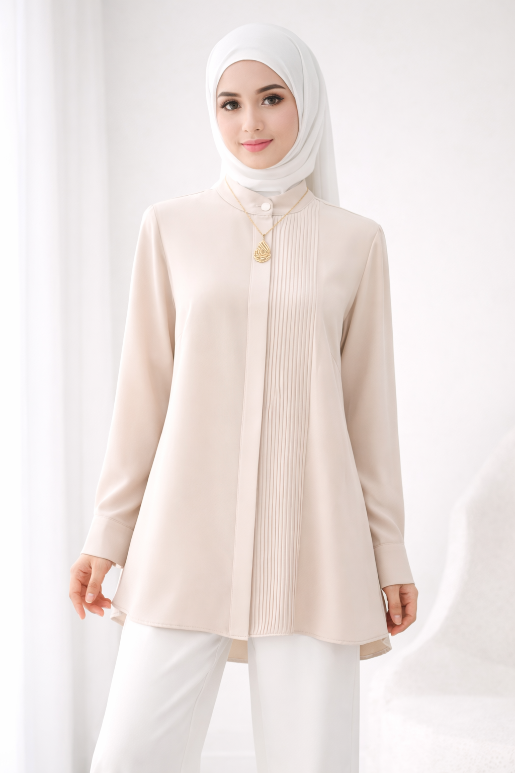 Timeless Elegance: The Expertly Designed Pleated Blouse