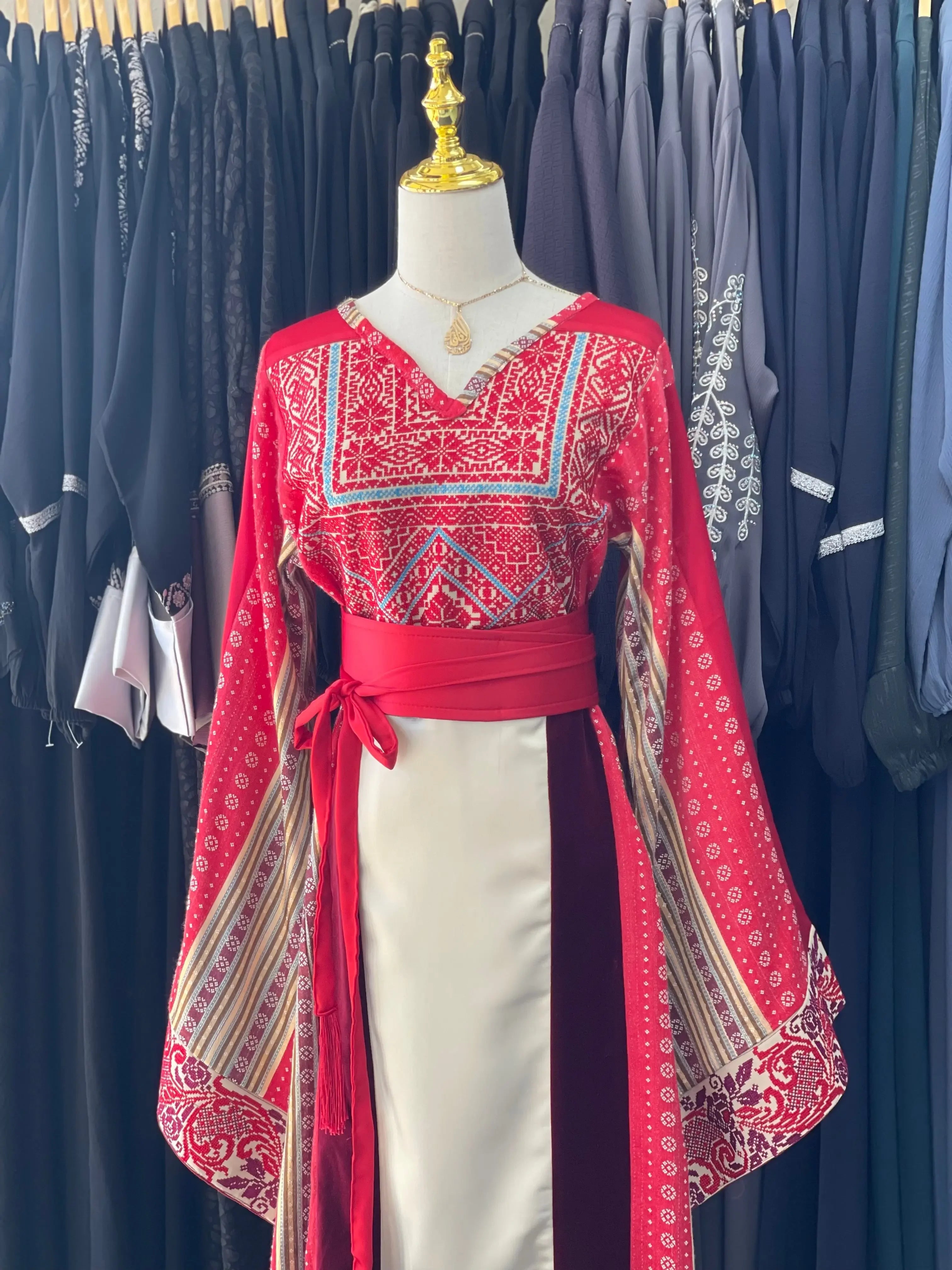 Luxurious Thoub with Saya, Velvet, Safa, and Satin Fabrics Palestinian Elegance