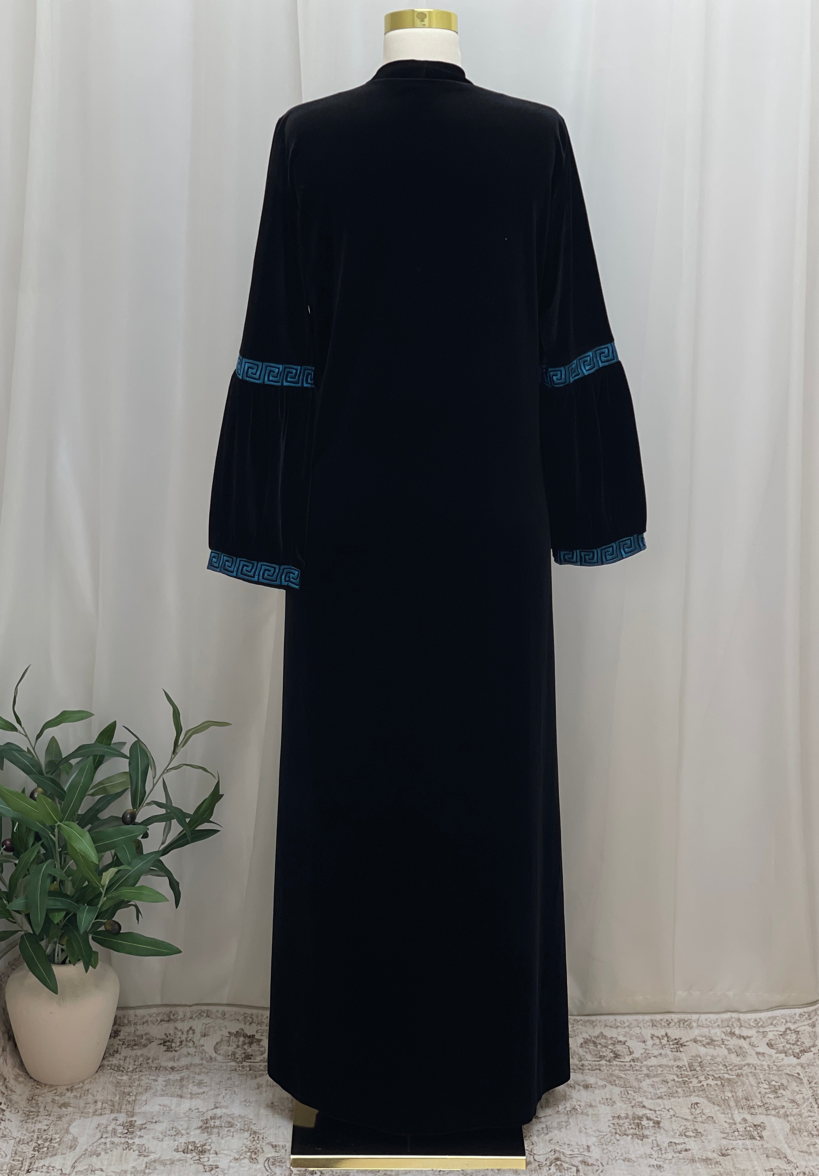 Aurelia Velvet Abaya