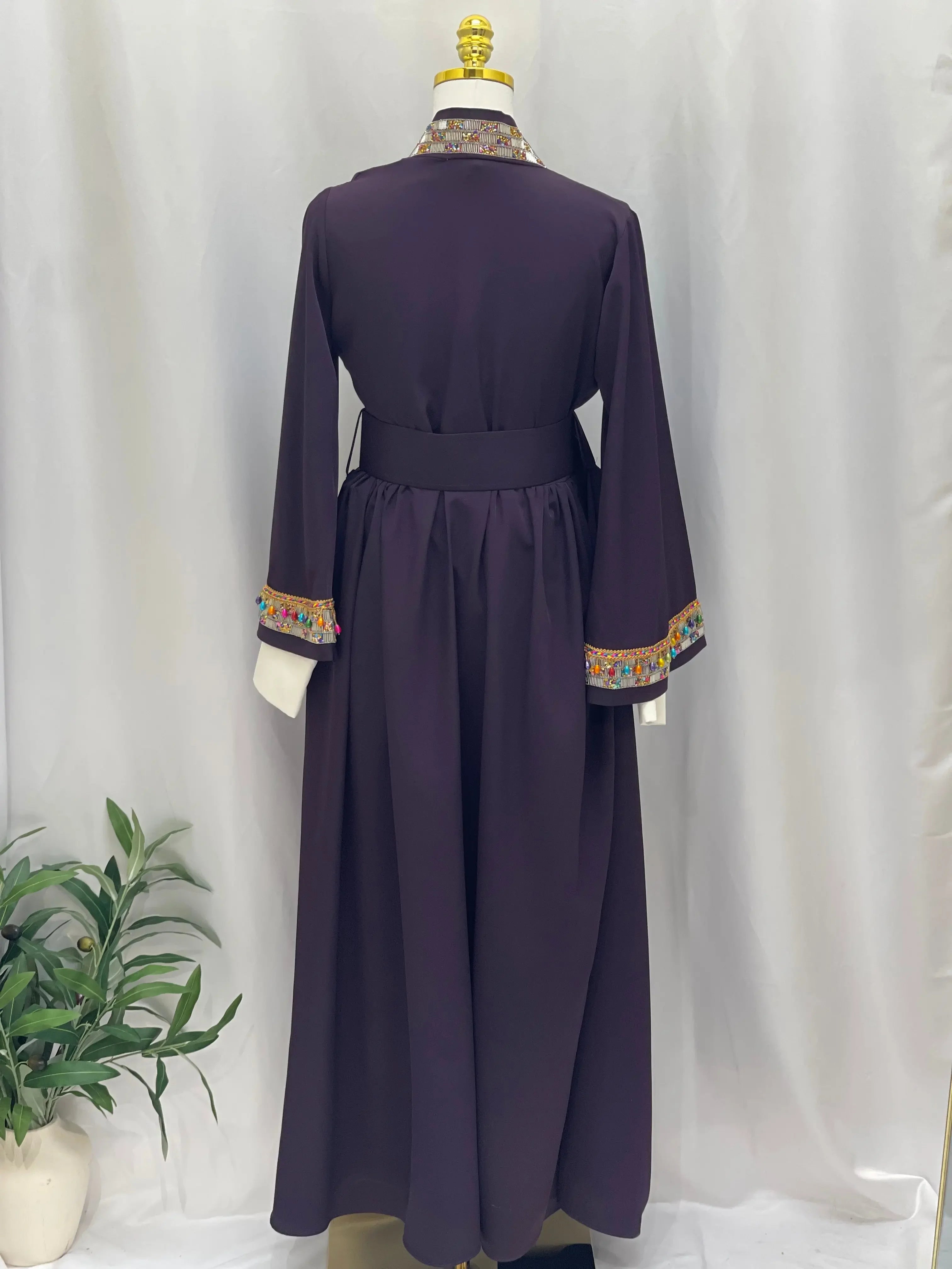Timeless Elegance: Fancy Modesty Set Palestinian Elegance