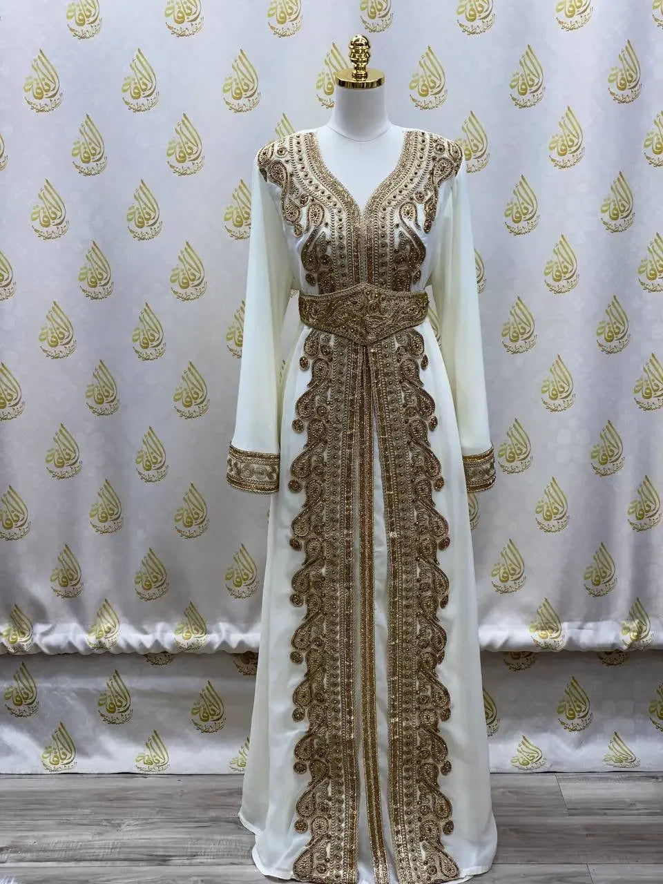Unique Kaftan: Standout Style and Comfort Palestinian Elegance