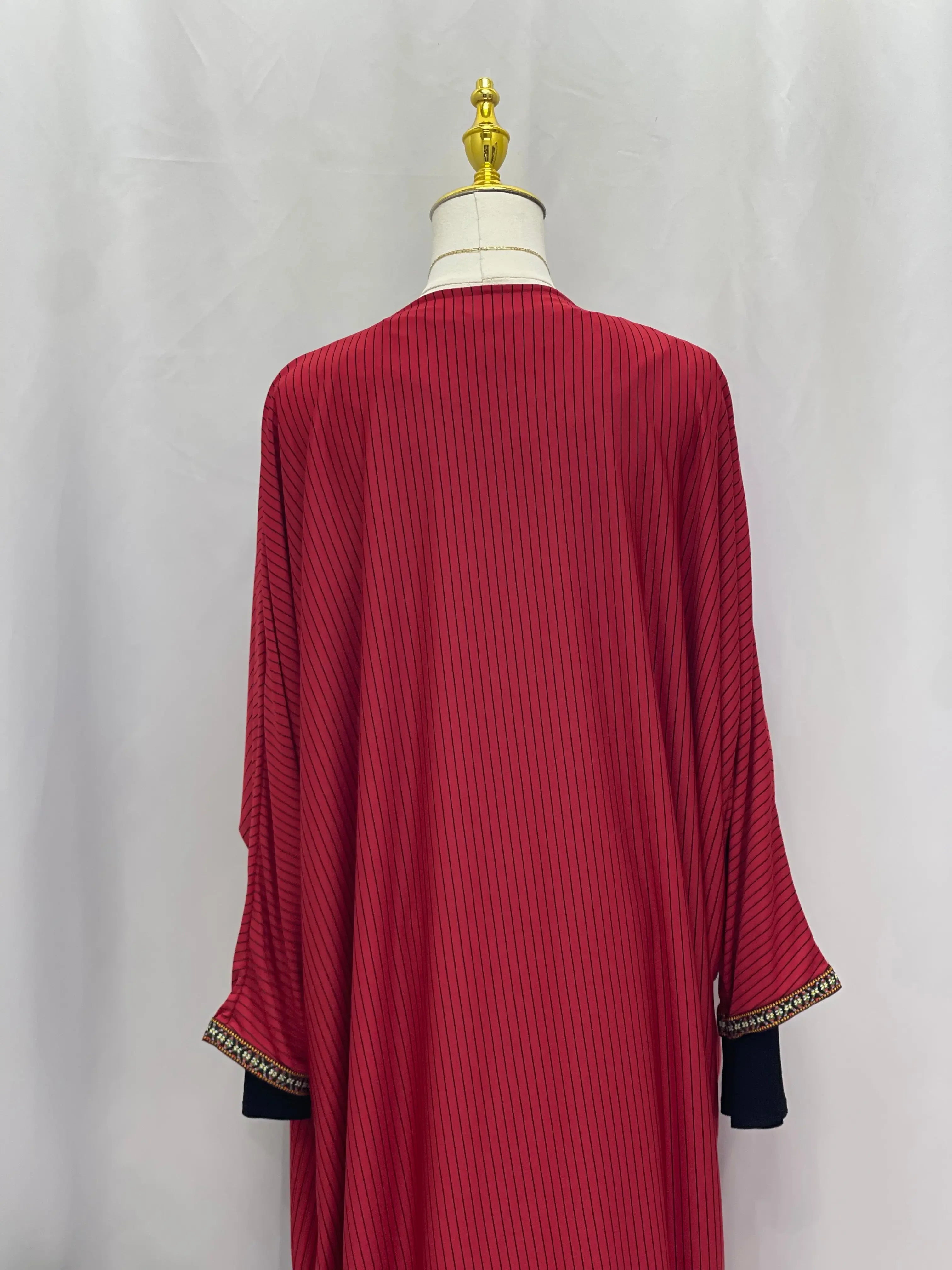 Timeless Sophistication: Jawaher Cardigan Palestinian Elegance