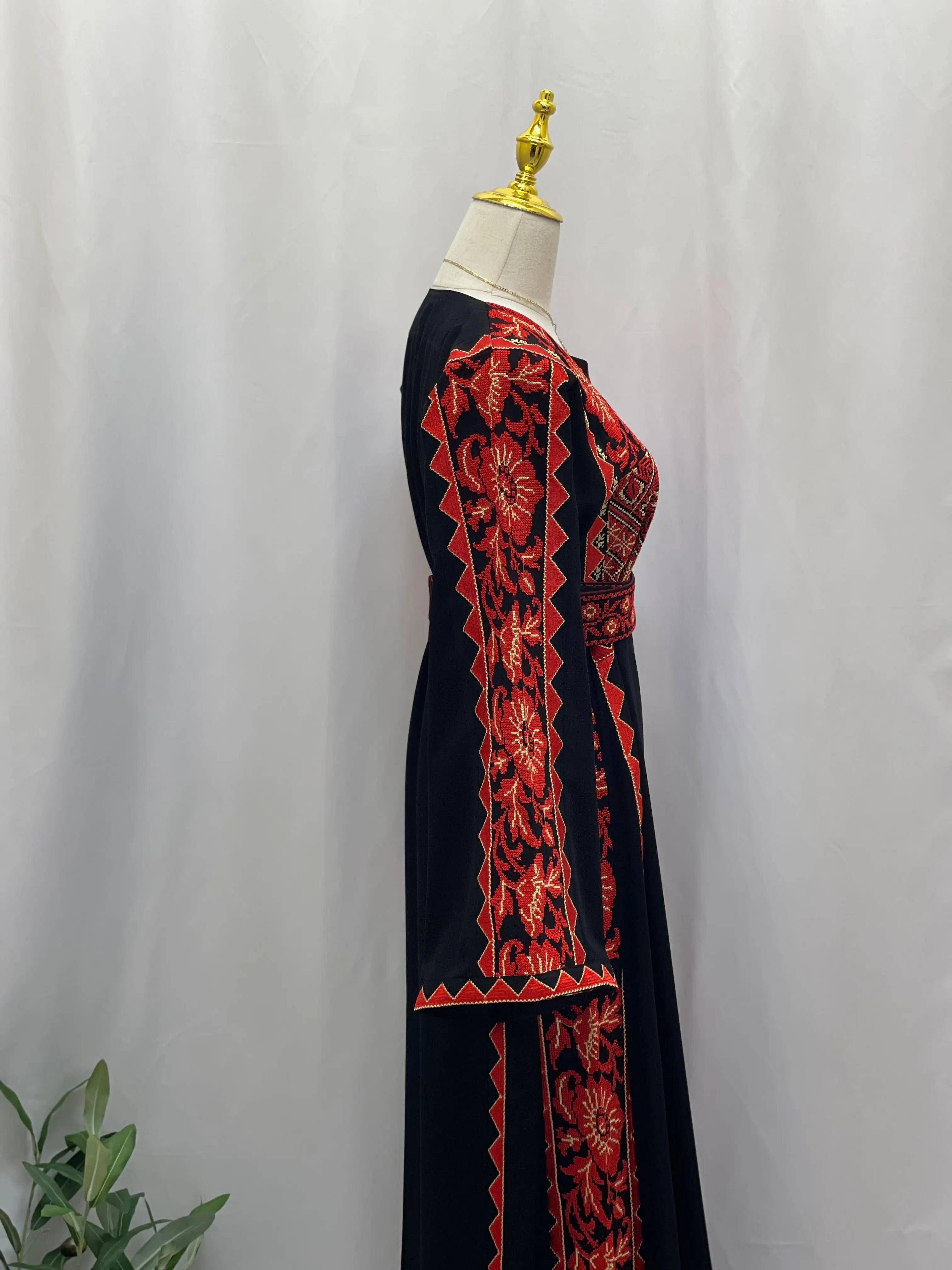 Modern Style Embroidered Thoub Palestinian Elegance