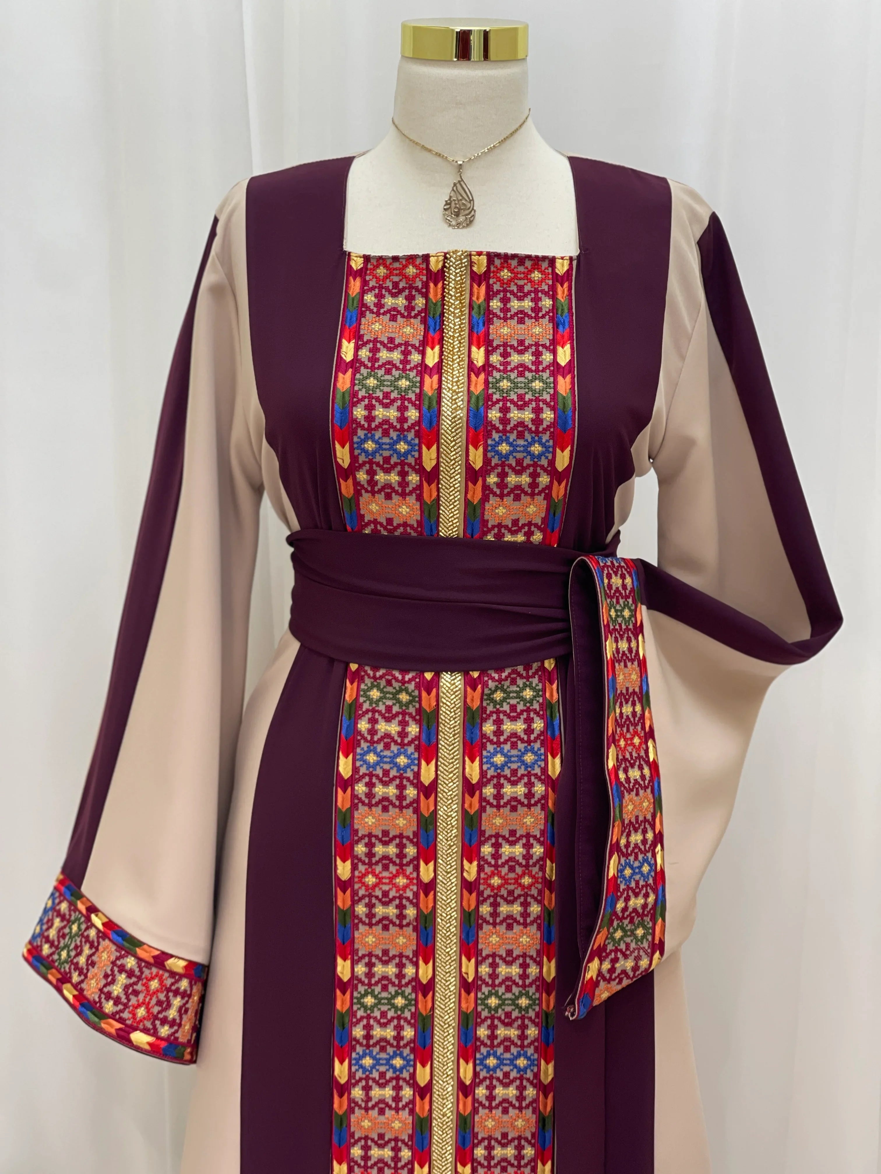 Sella Heritage Elegance Embroidered Thobe