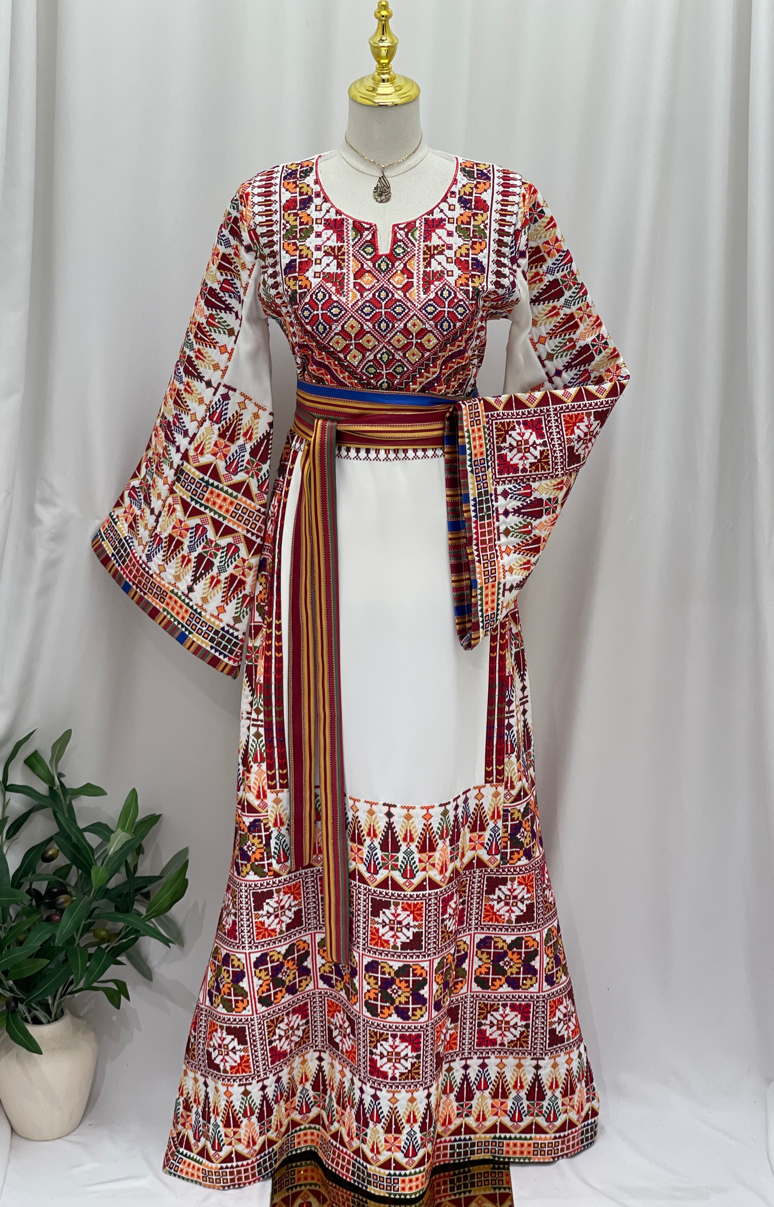 Sahar Heritage Embroidered Thobe