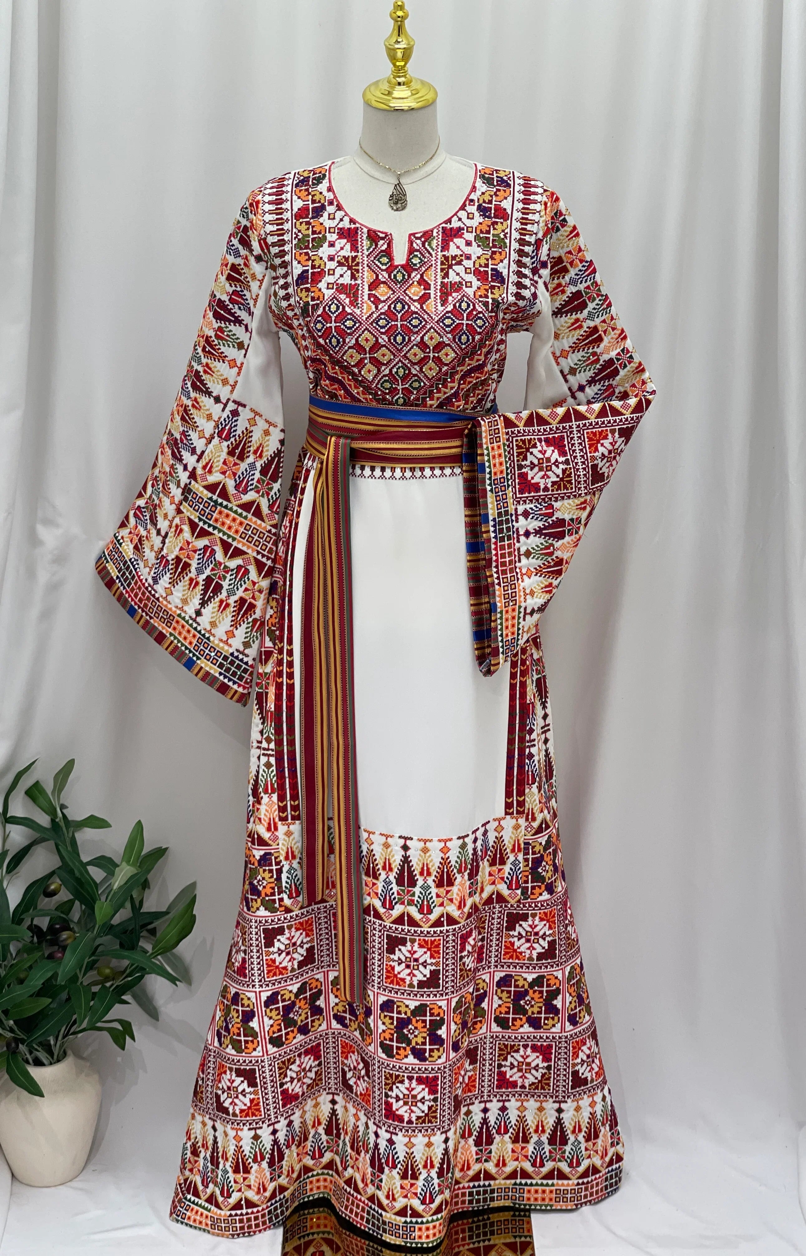 Sahar Heritage Embroidered Thobe