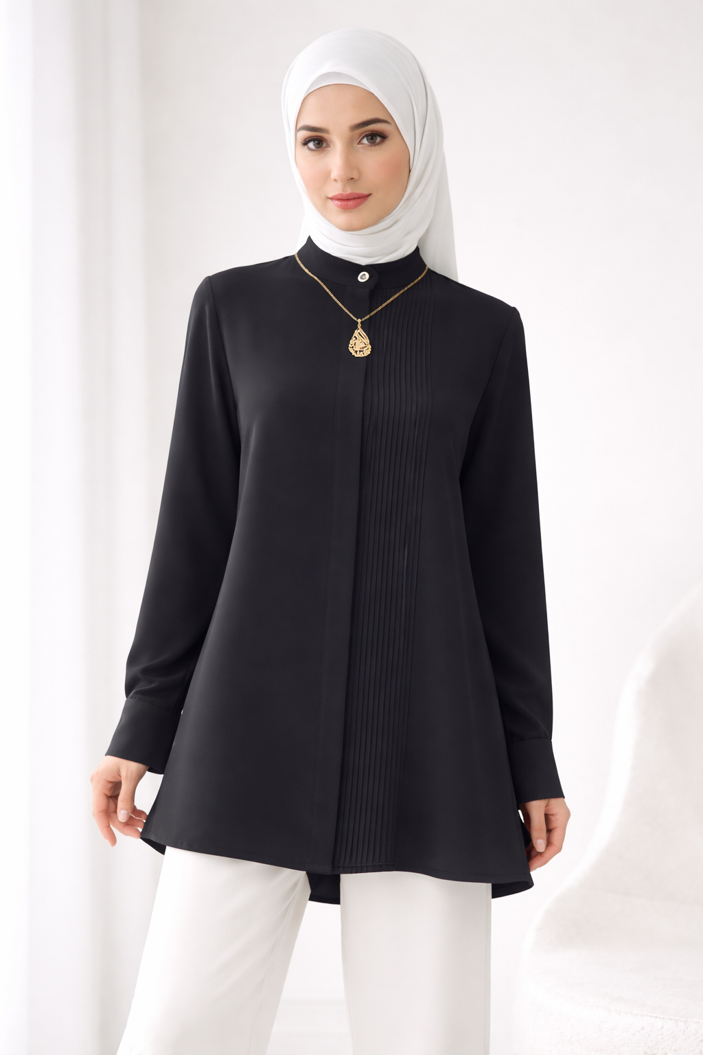 Timeless Elegance: The Expertly Designed Pleated Blouse