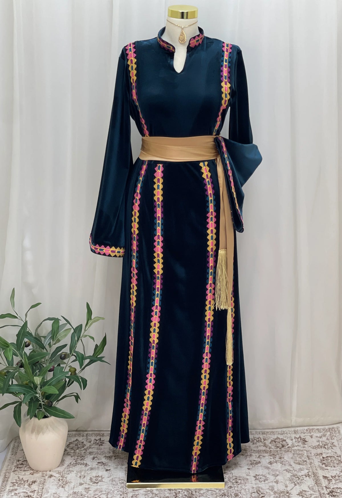Manajel Grace Velvet Thobe - Palestinian Elegance