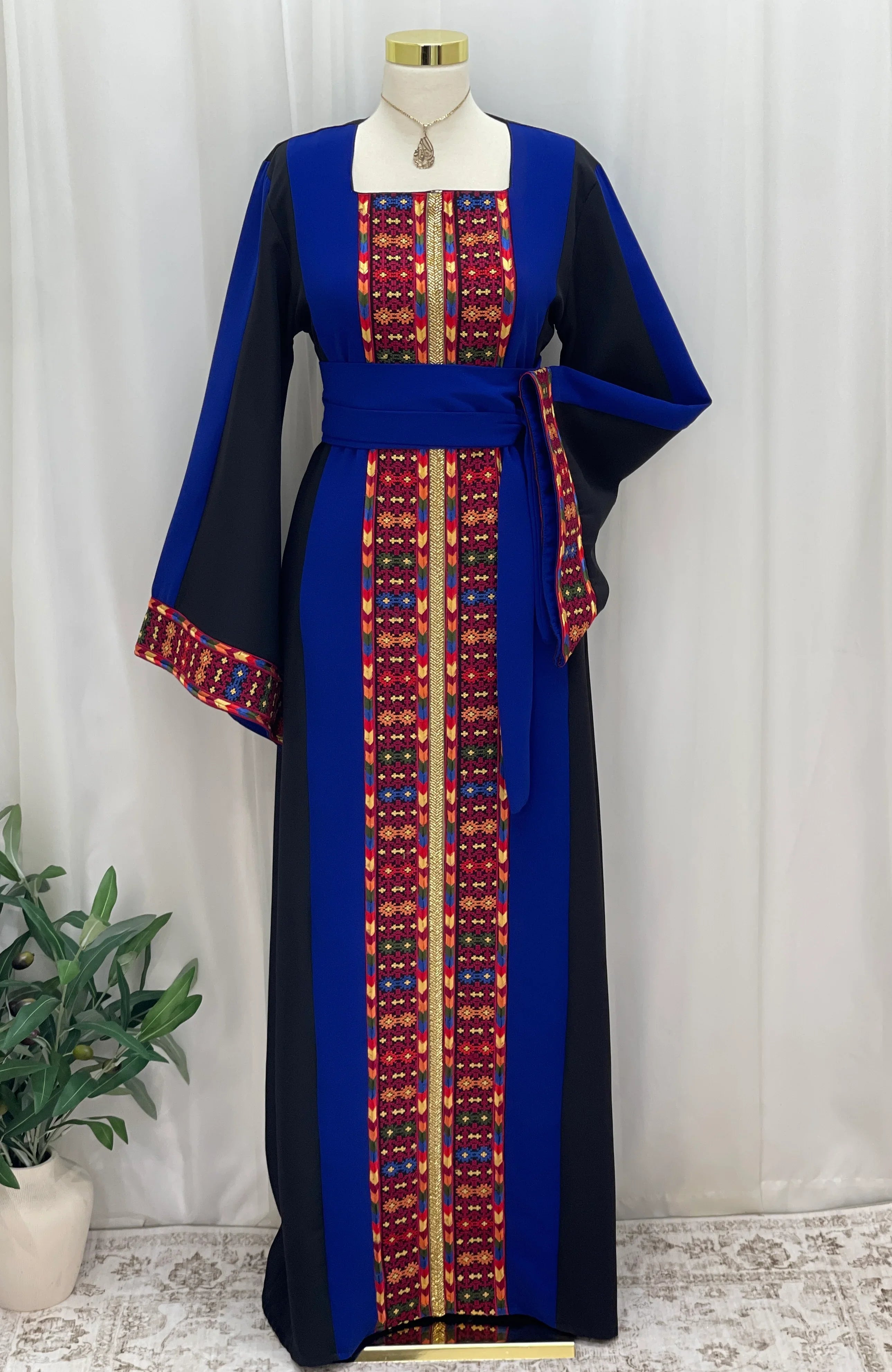 Sella Heritage Elegance Embroidered Thobe