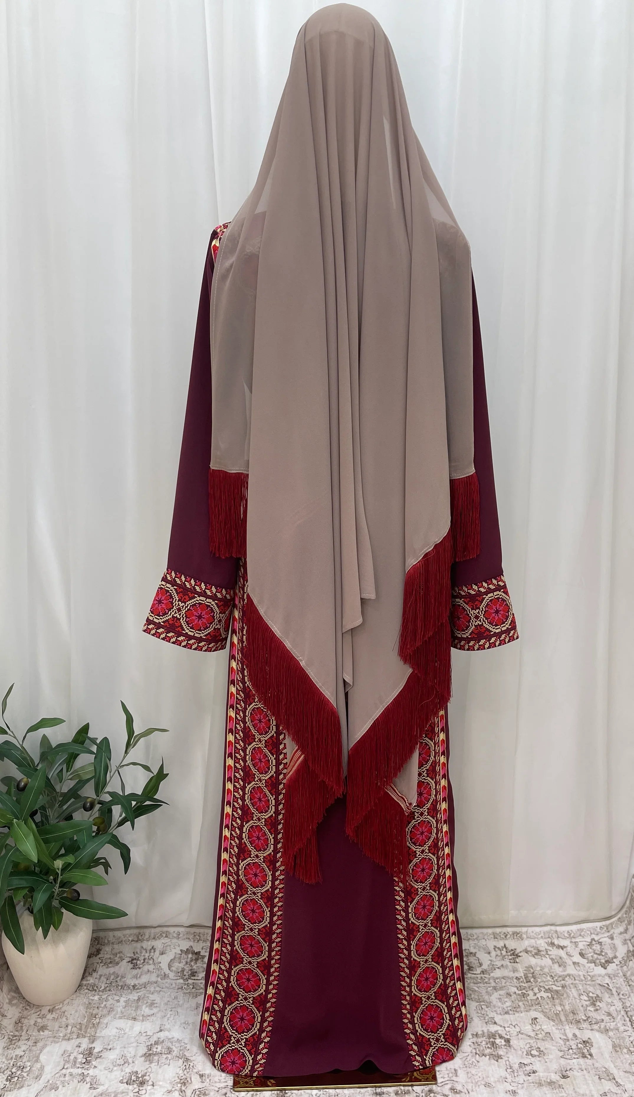 Zahra Heritage Embroidered Thobe