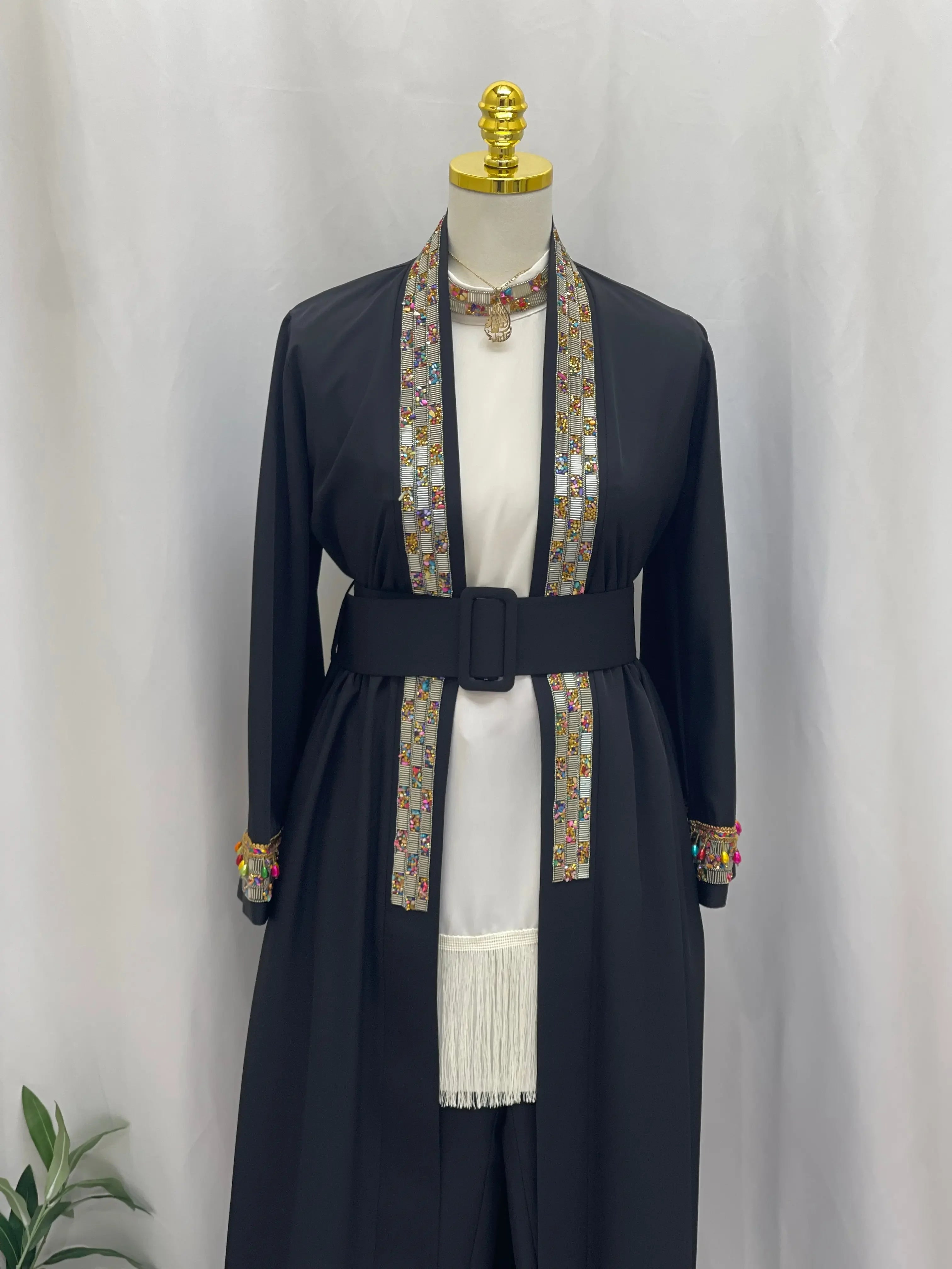 Timeless Elegance: Fancy Modesty Set Palestinian Elegance