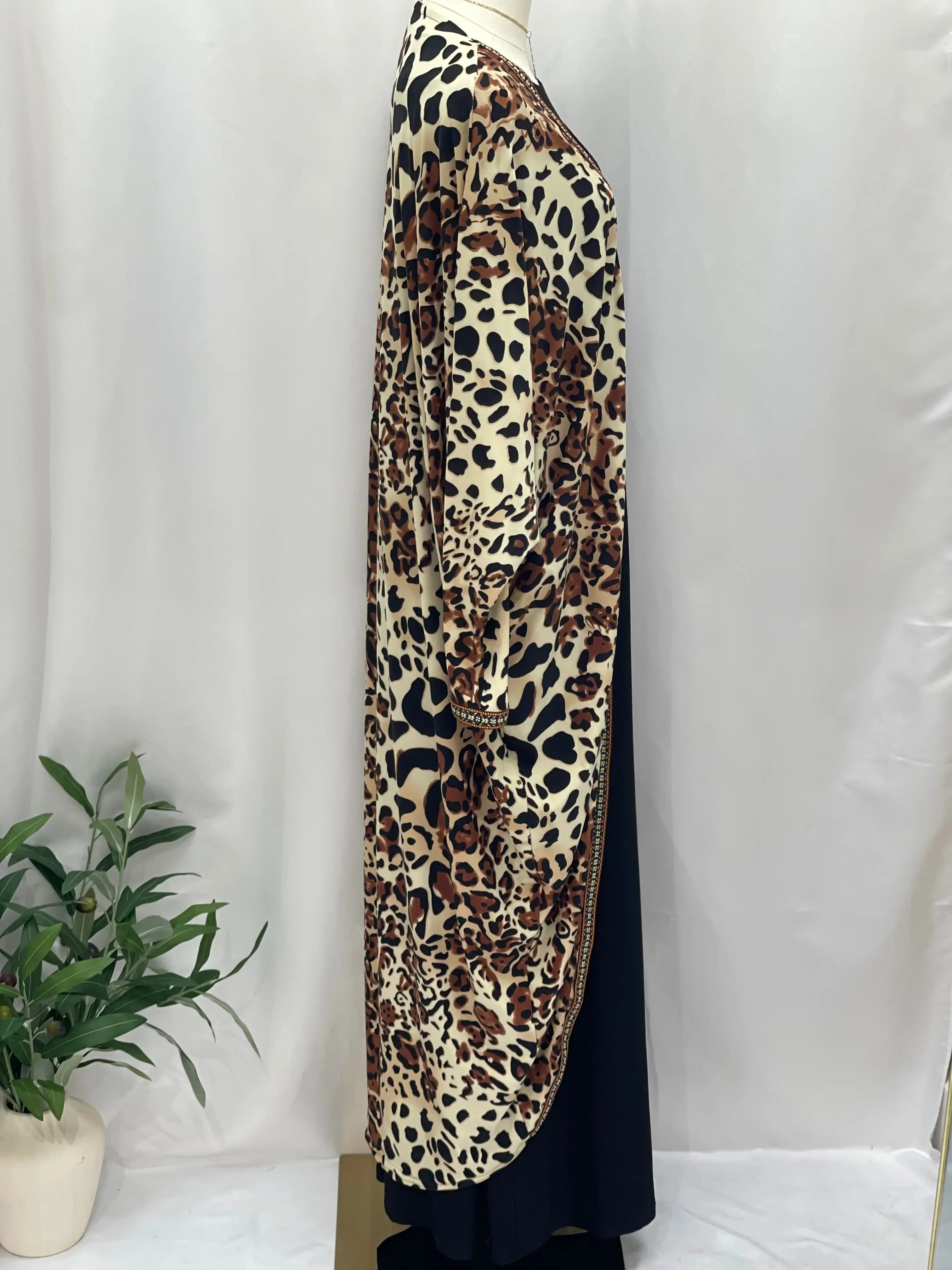 Timeless Elegance: Jomana Cardigan Palestinian Elegance