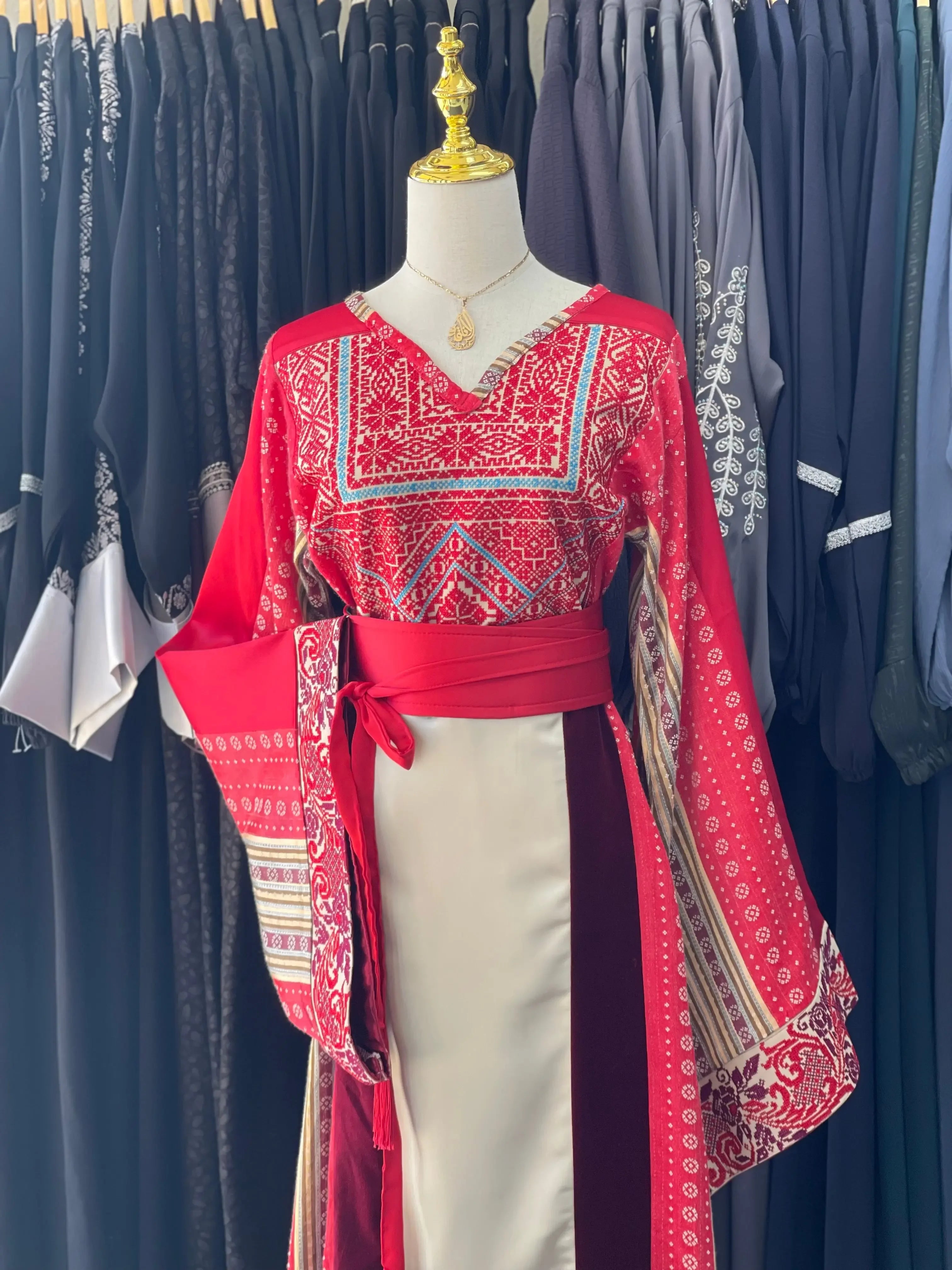 Luxurious Thoub with Saya, Velvet, Safa, and Satin Fabrics Palestinian Elegance