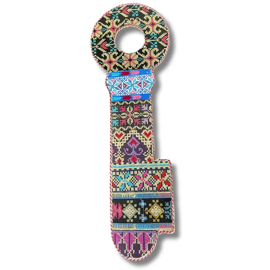 Key-Shaped Tatreez Design Home Decor – High-Quality Cultural Elegance Palestinian Elegance