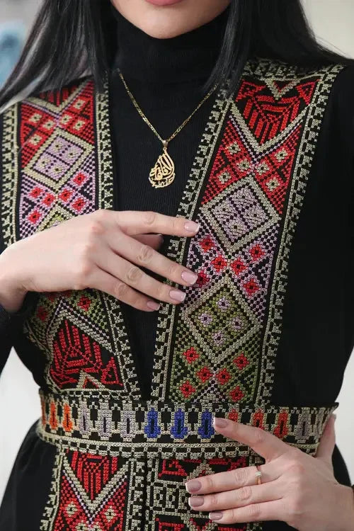 Craftsmanship at Its Finest: Intricate Embroidery Vest Palestinian Elegance
