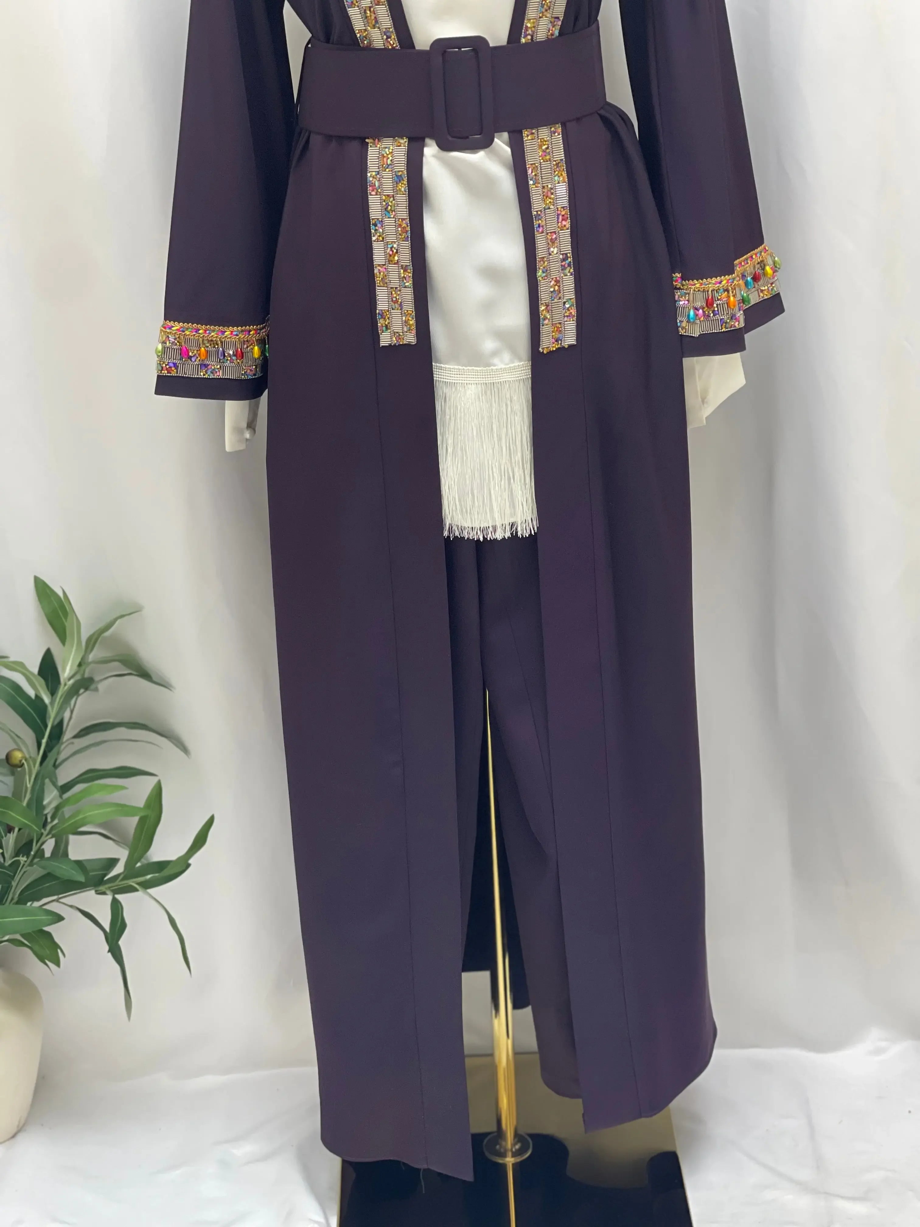 Timeless Elegance: Fancy Modesty Set Palestinian Elegance