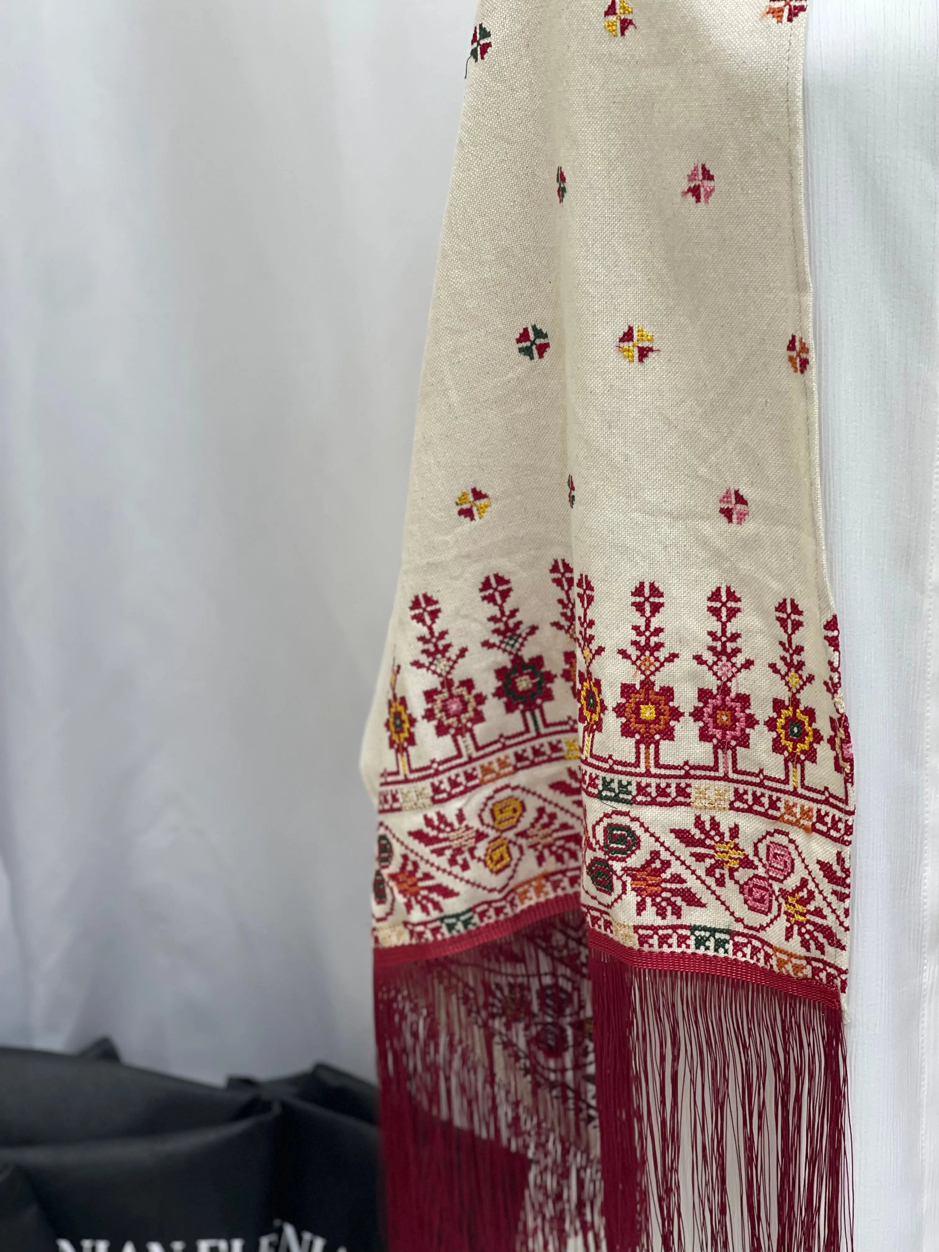 Luxurious Elegance: Embroidered Etamin Shwal Palestinian Elegance