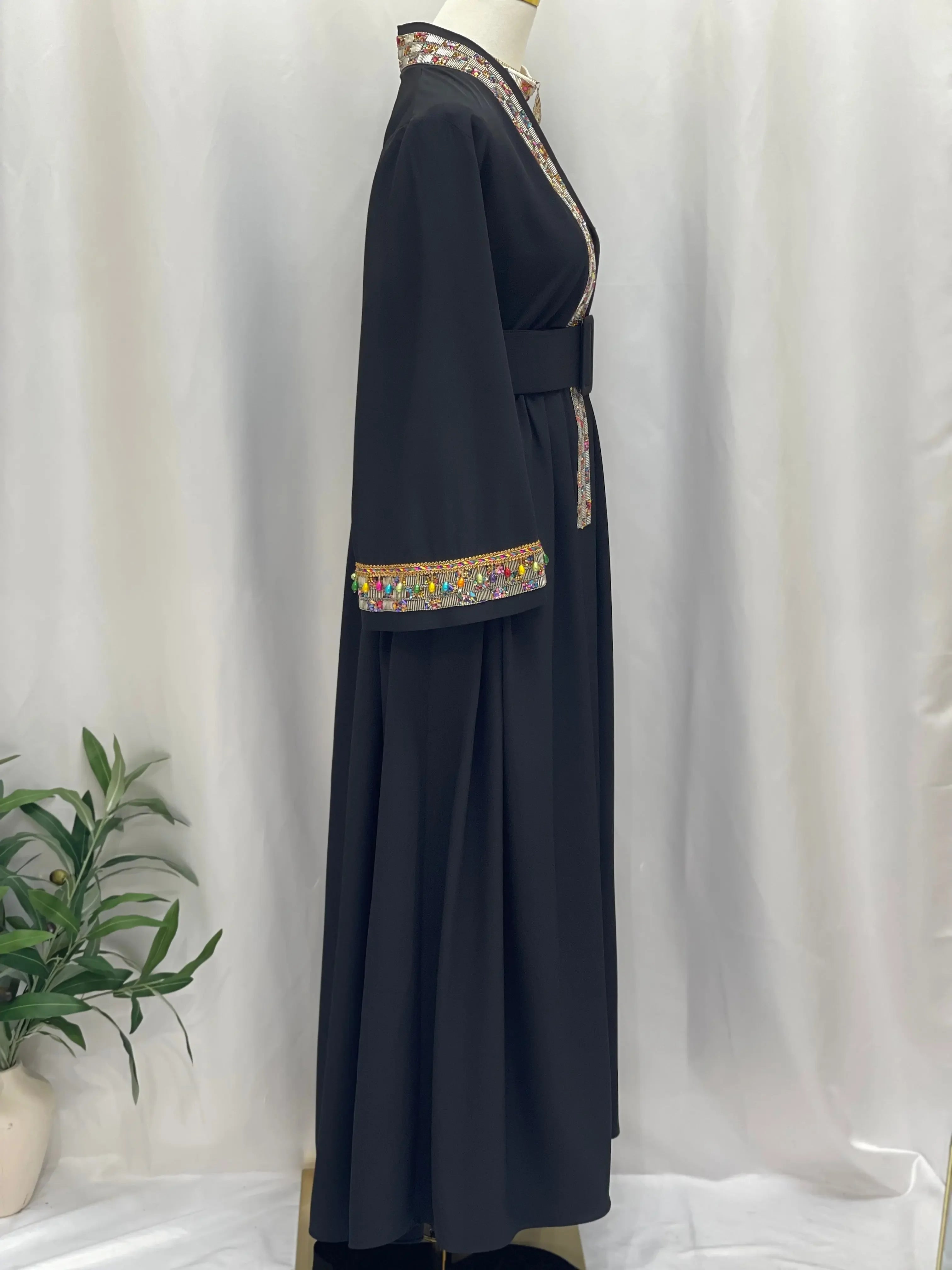 Timeless Elegance: Fancy Modesty Set Palestinian Elegance