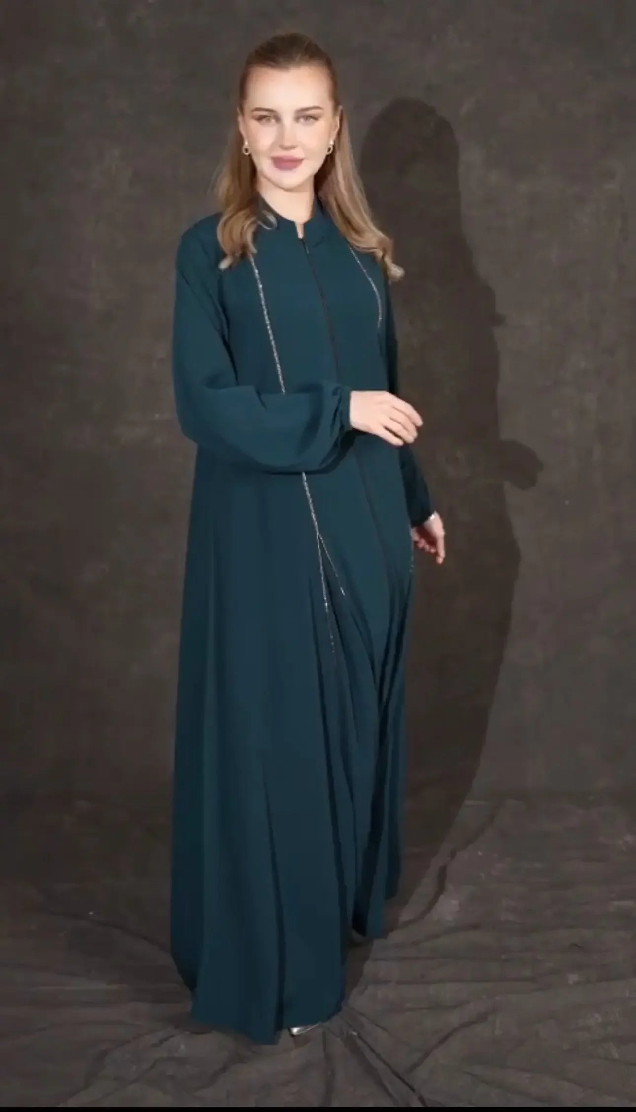 Maxi Yurio Abaya: Traditional Modesty Meets Modern Style Palestinian Elegance