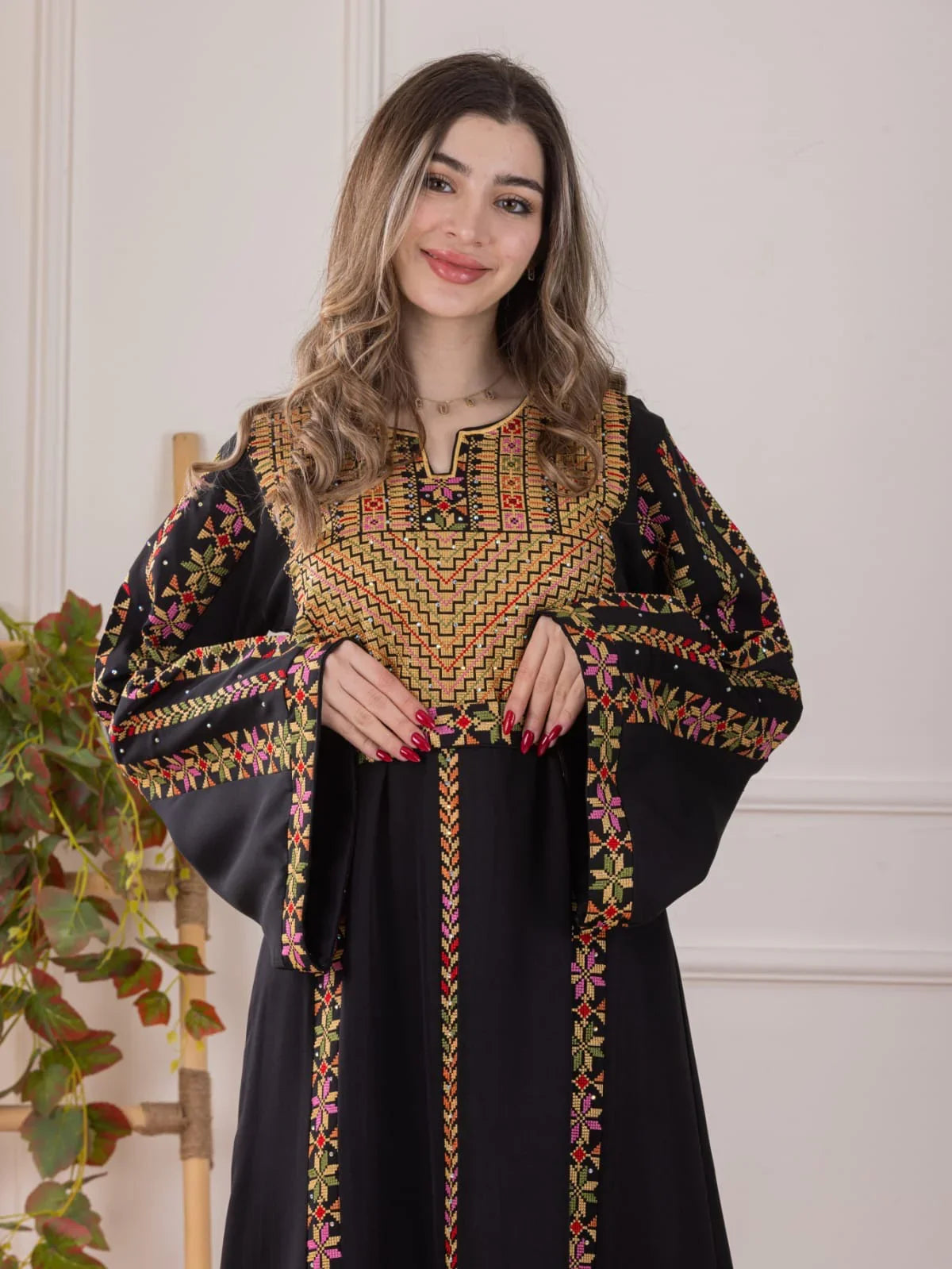 ثوب فلسطيني مطرز بسيط – زي تاتريز تقليدي