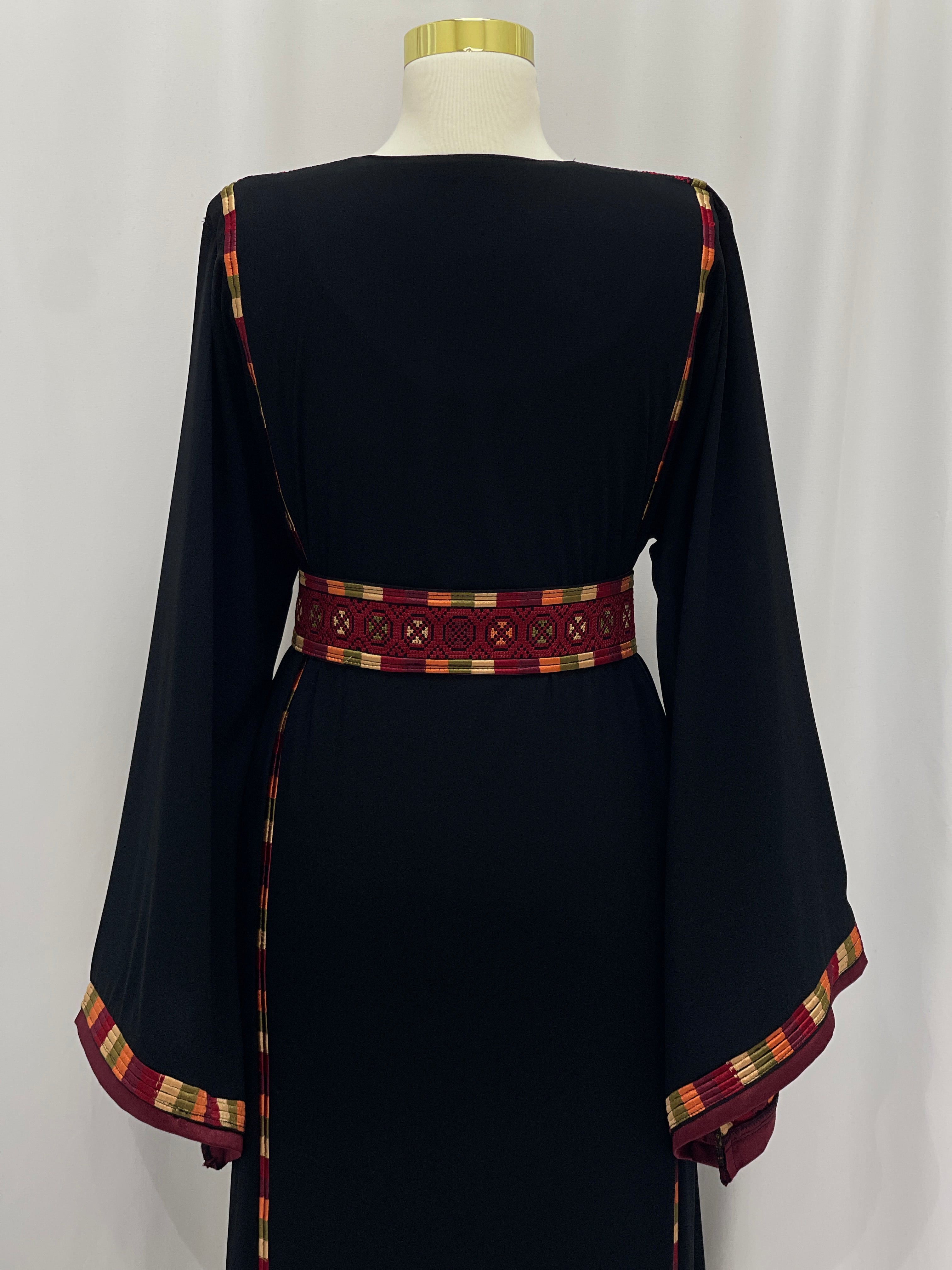 Manajel Embroidered Classic Thobe