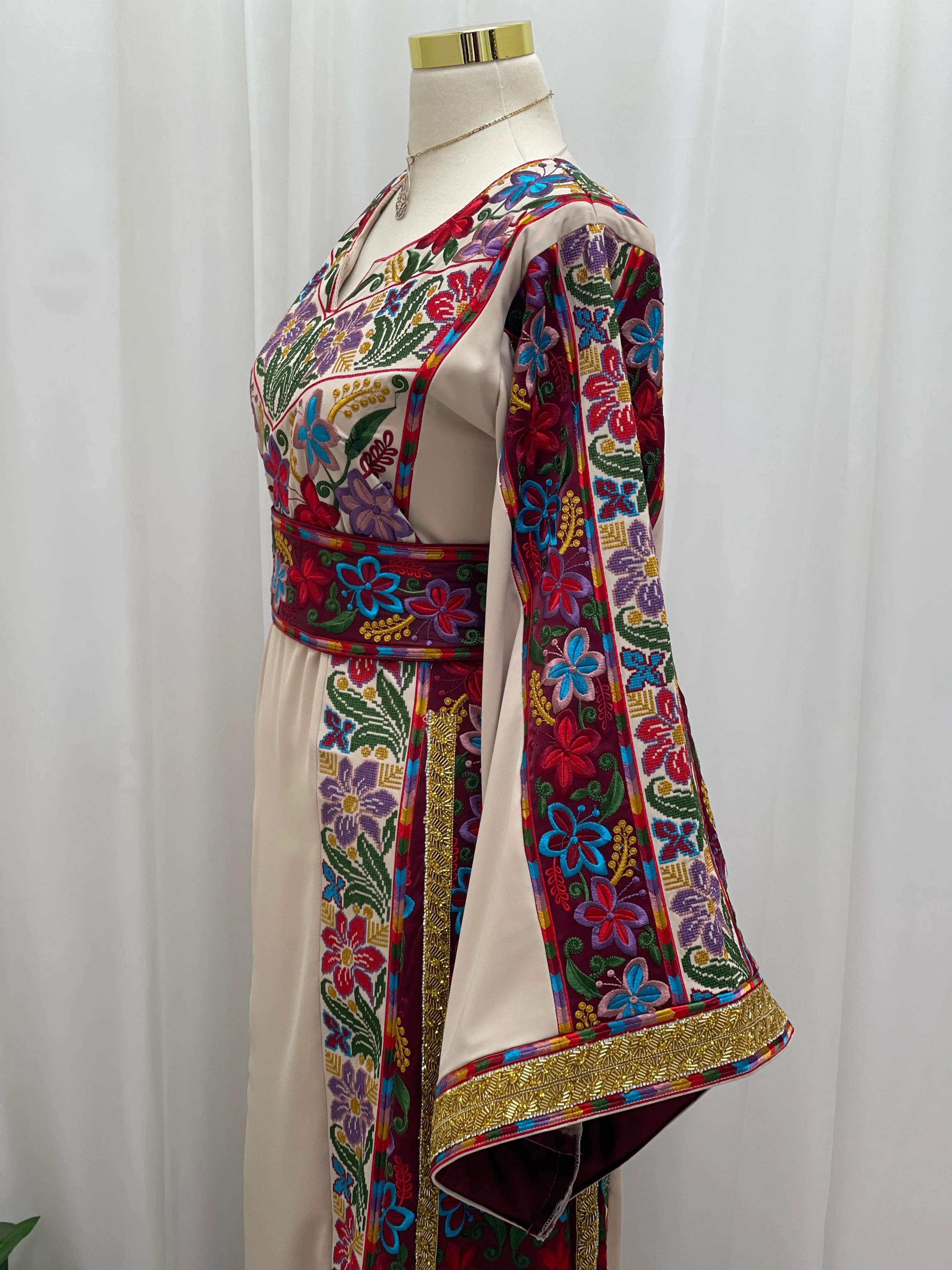 Nool Heritage Embroidered Thobe