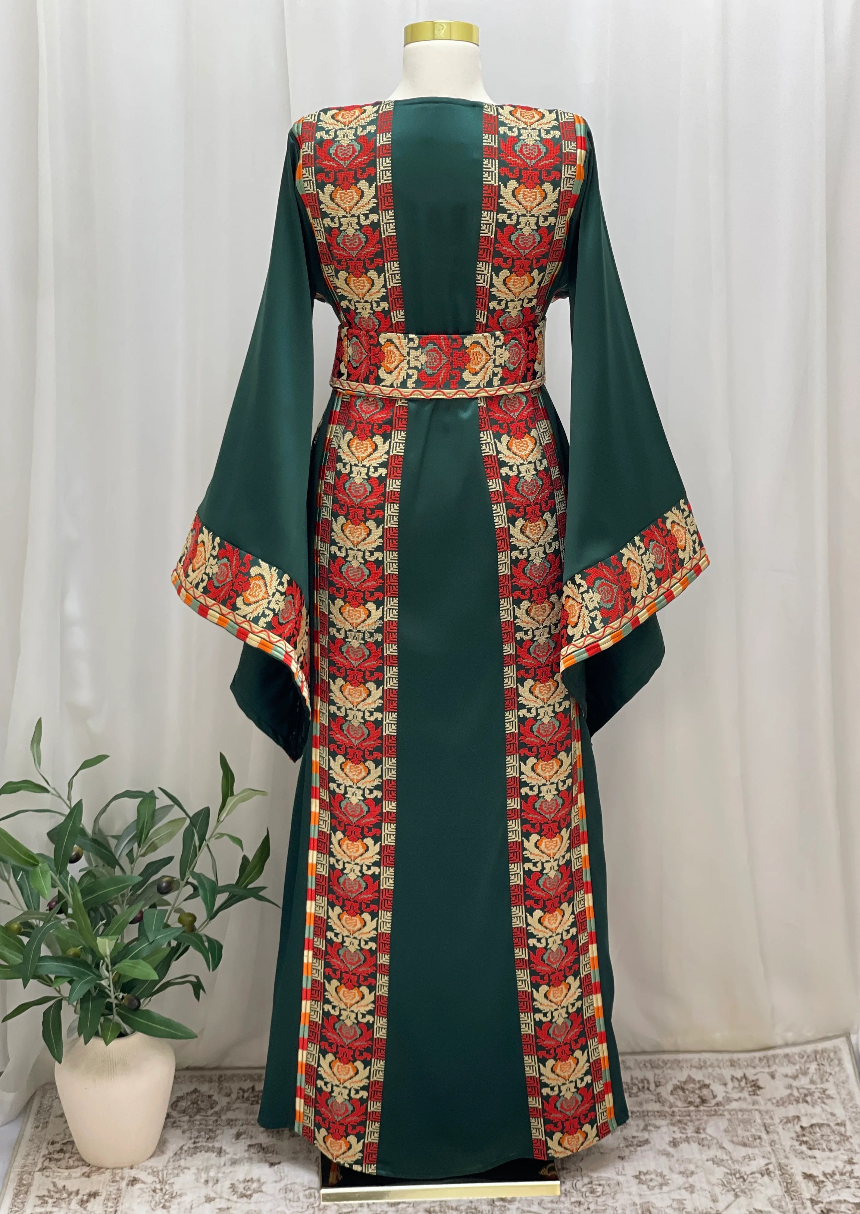 Heritage Legacy Embroidered Thobe